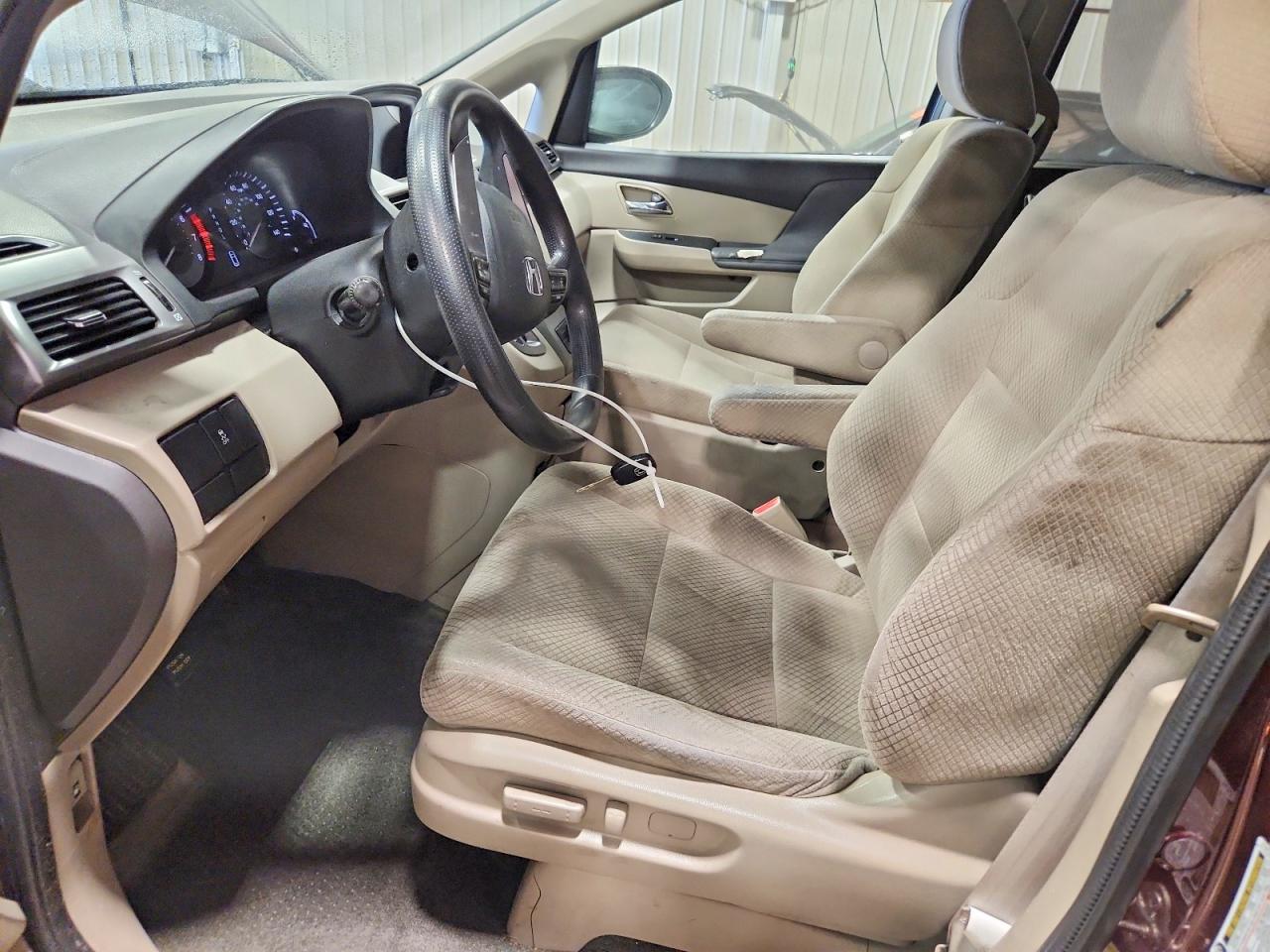2015 Honda Odyssey Lx Maroon vin: 5FNRL5H24FB016973