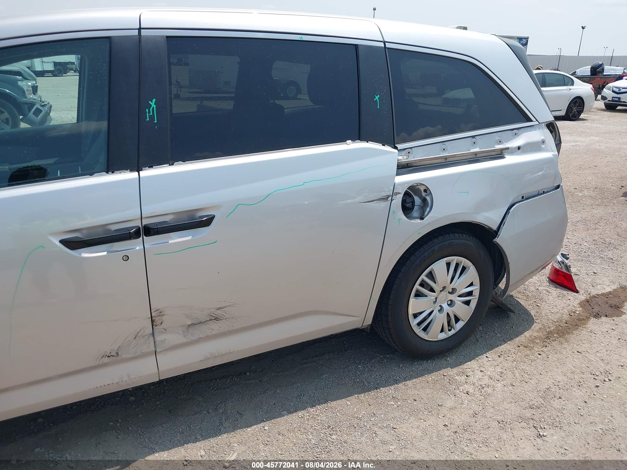 2015 Honda Odyssey Lx Silver vin: 5FNRL5H24FB095447