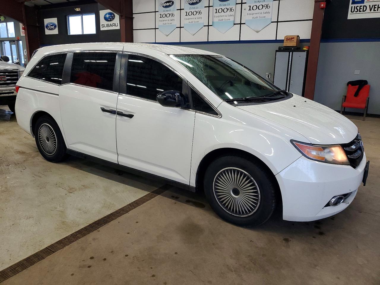 2015 Honda Odyssey Lx White vin: 5FNRL5H24FB111078
