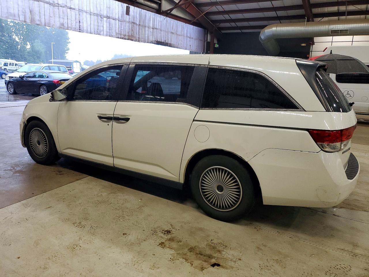 2015 Honda Odyssey Lx White vin: 5FNRL5H24FB111078