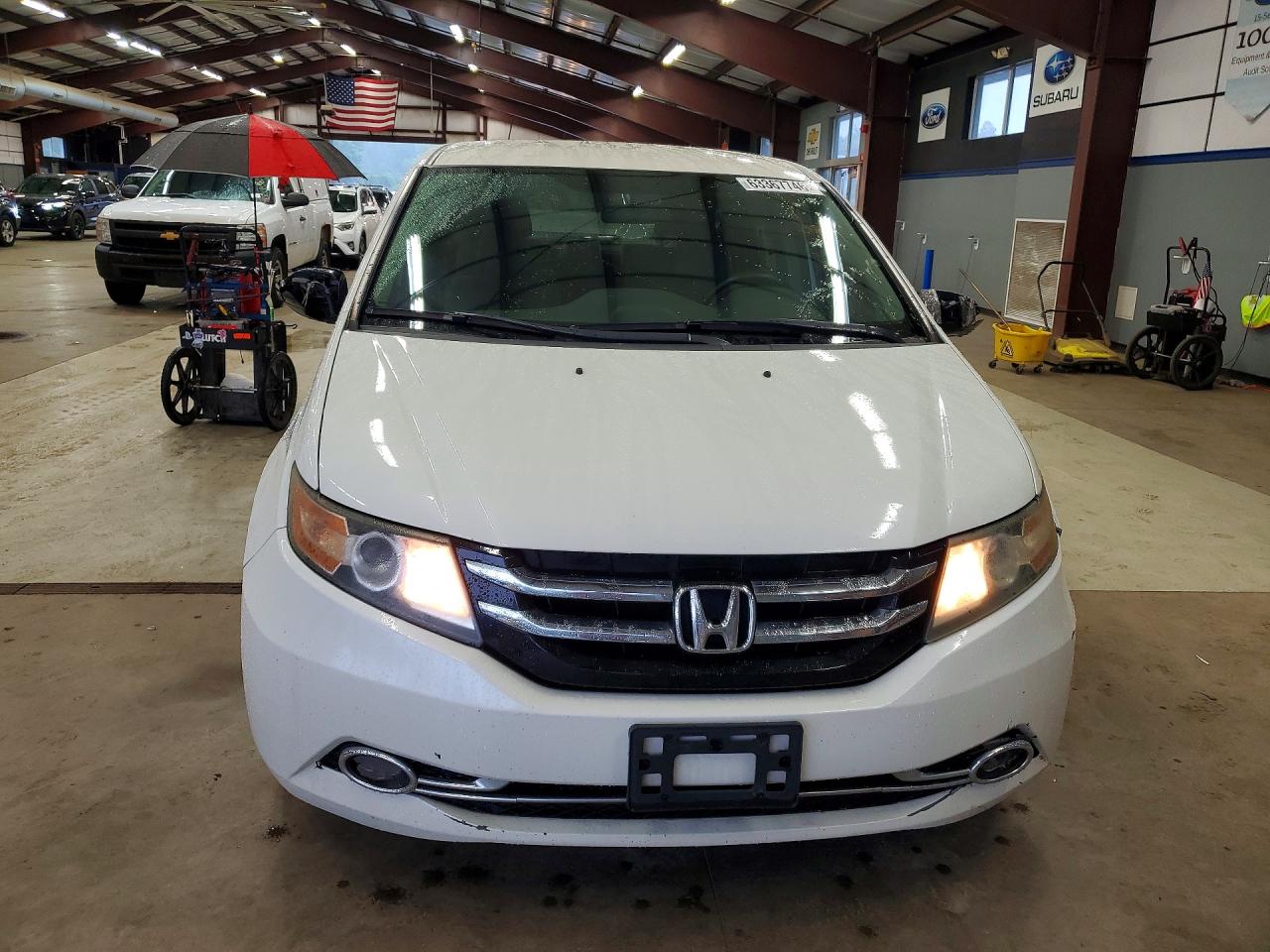 2015 Honda Odyssey Lx White vin: 5FNRL5H24FB111078