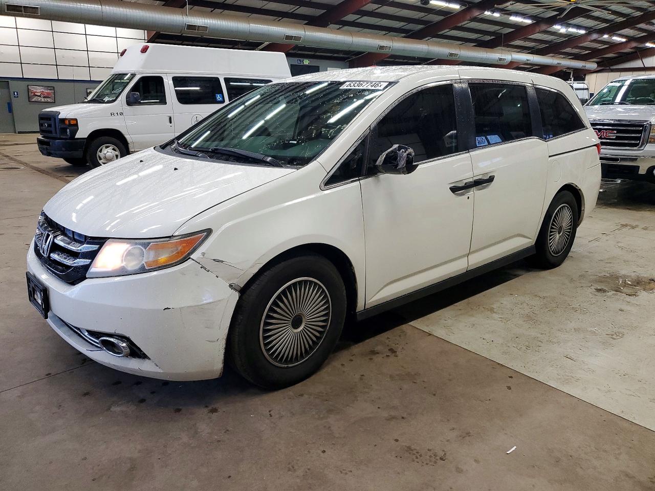 2015 Honda Odyssey Lx White vin: 5FNRL5H24FB111078