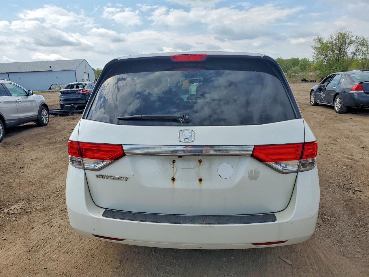 2016 Honda Odyssey Lx White vin: 5FNRL5H24GB030941