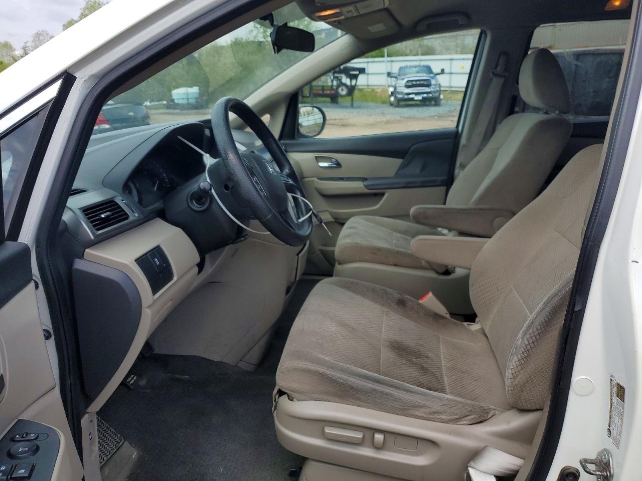 2016 Honda Odyssey Lx White vin: 5FNRL5H24GB030941