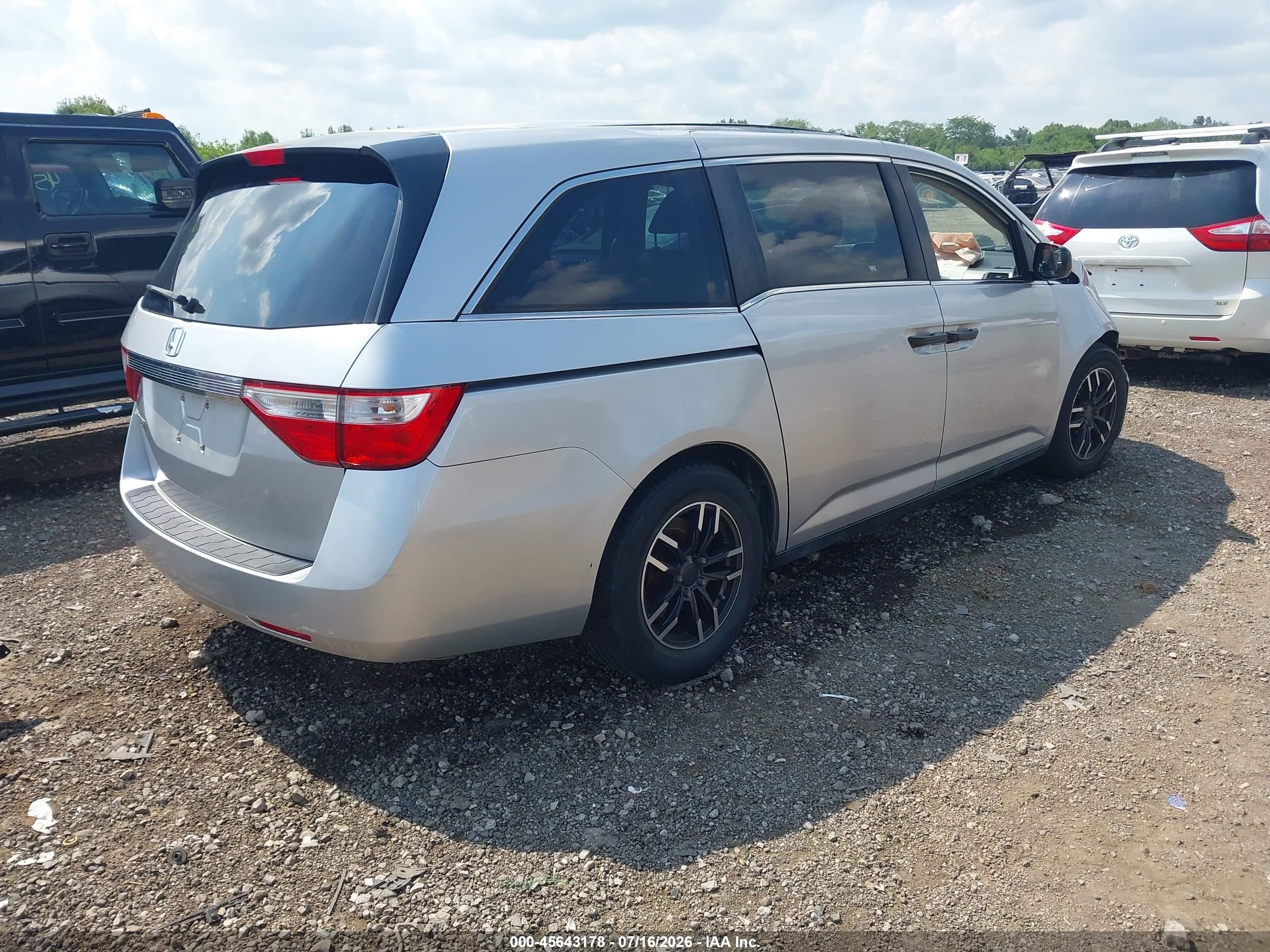2012 Honda Odyssey Lx Серебряный vin: 5FNRL5H25CB092956