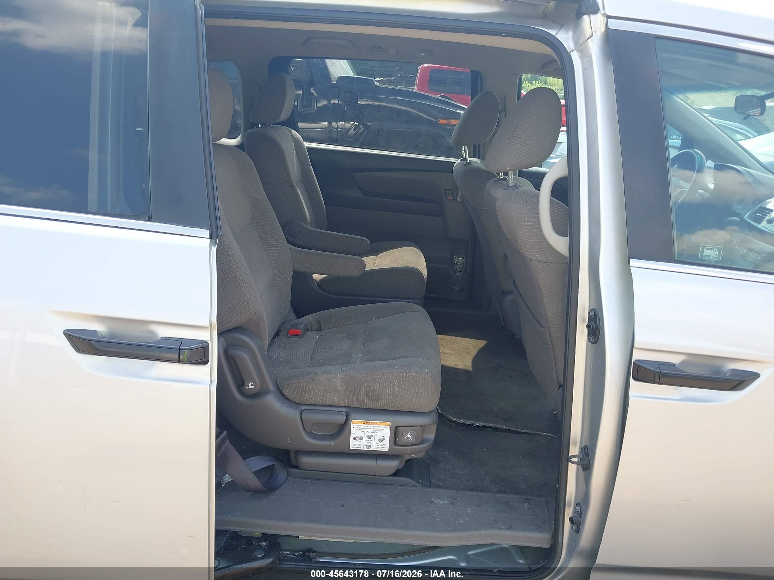 2012 Honda Odyssey Lx Серебряный vin: 5FNRL5H25CB092956