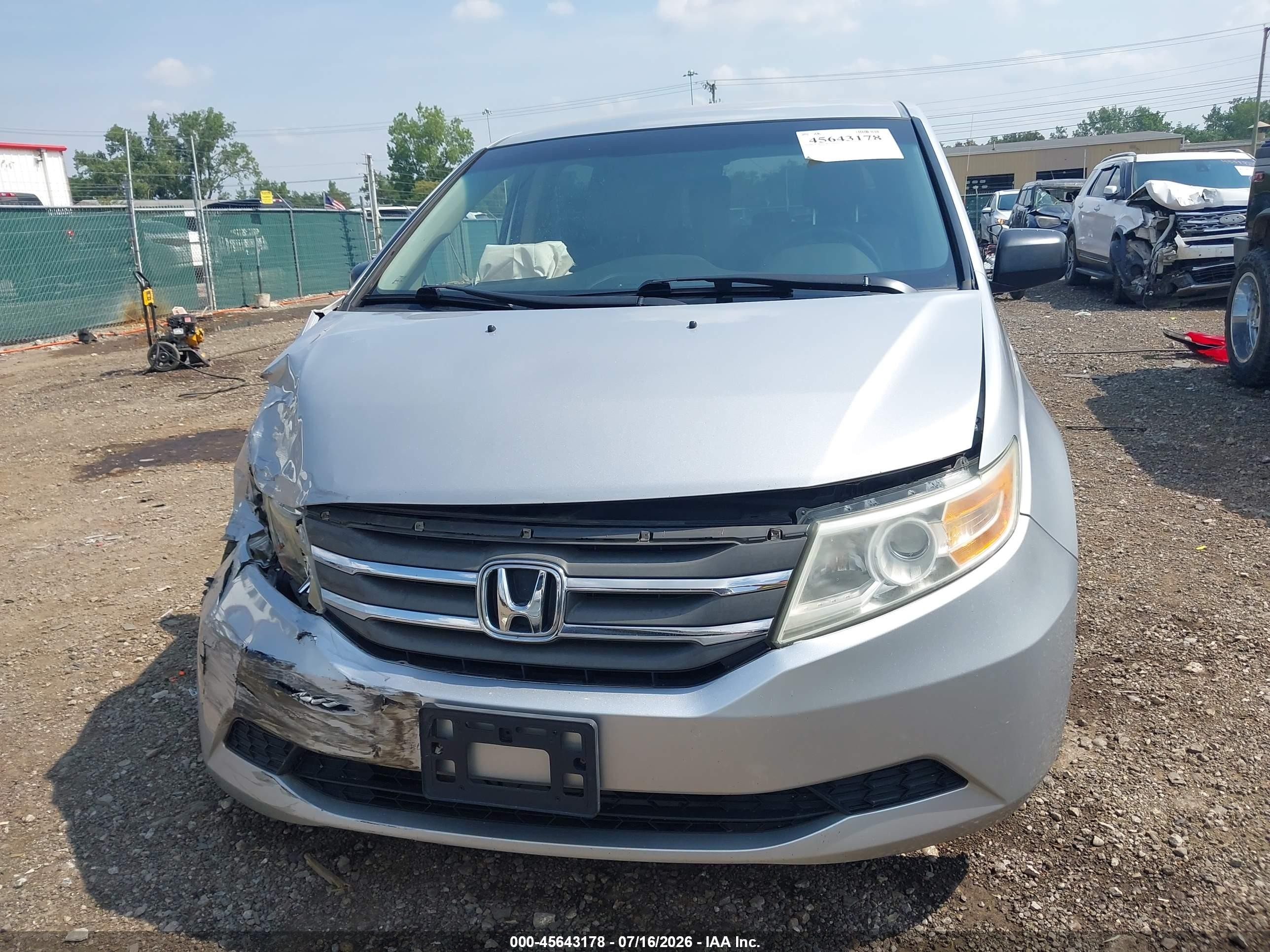 2012 Honda Odyssey Lx Серебряный vin: 5FNRL5H25CB092956