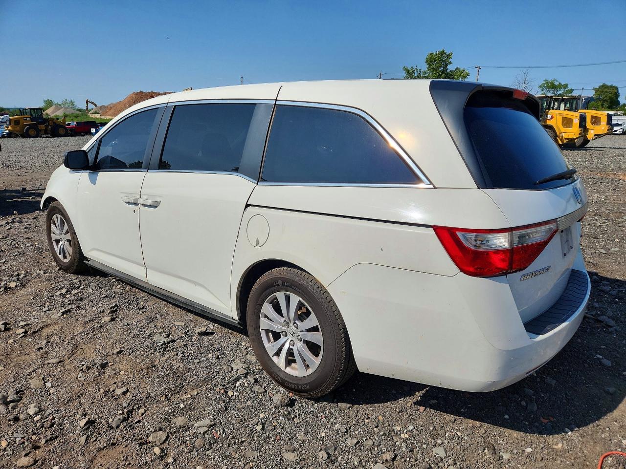 2012 Honda Odyssey Lx White vin: 5FNRL5H25CB096358