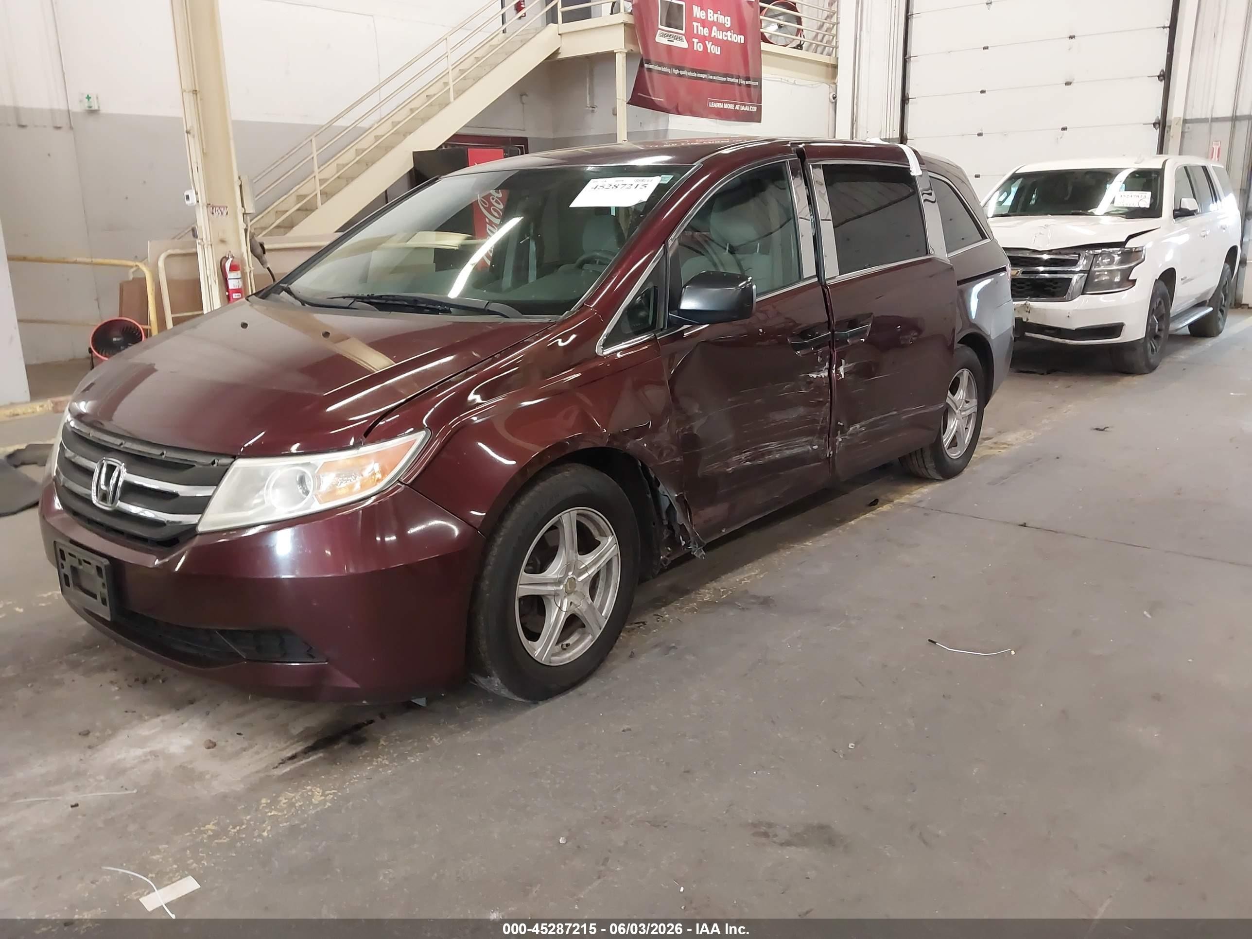 2013 Honda Odyssey Lx Maroon vin: 5FNRL5H25DB038574