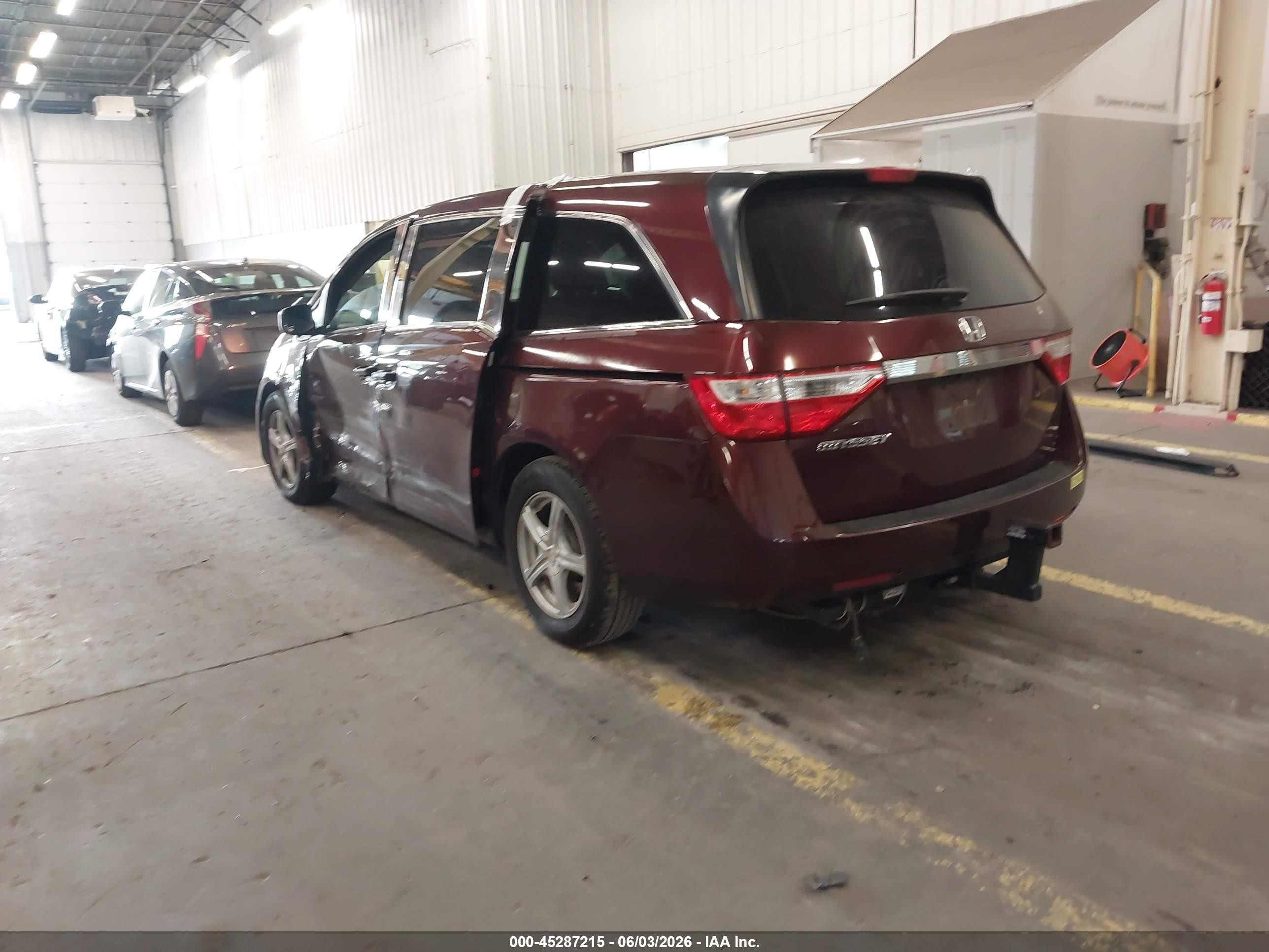 2013 Honda Odyssey Lx Maroon vin: 5FNRL5H25DB038574