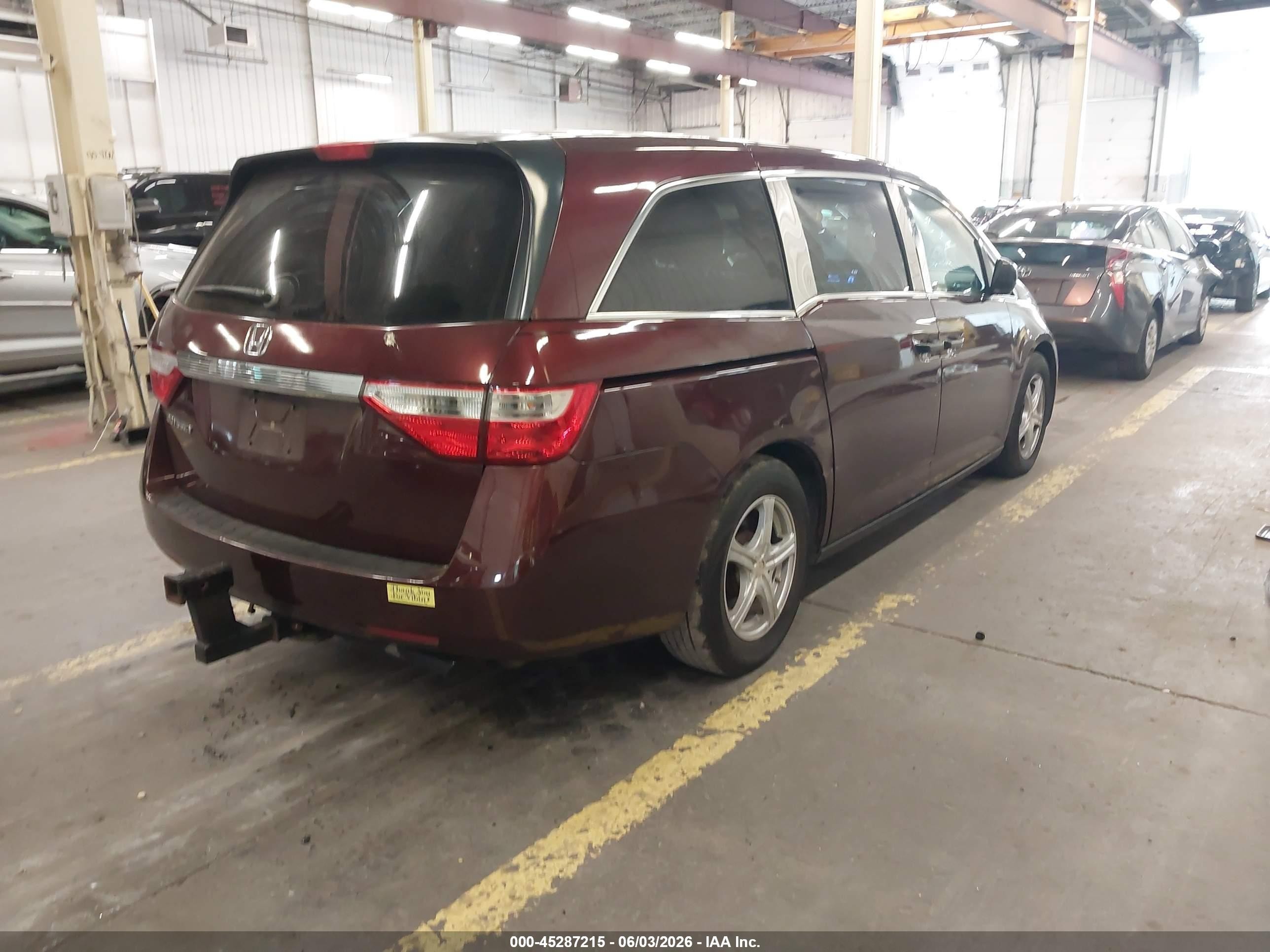 2013 Honda Odyssey Lx Maroon vin: 5FNRL5H25DB038574
