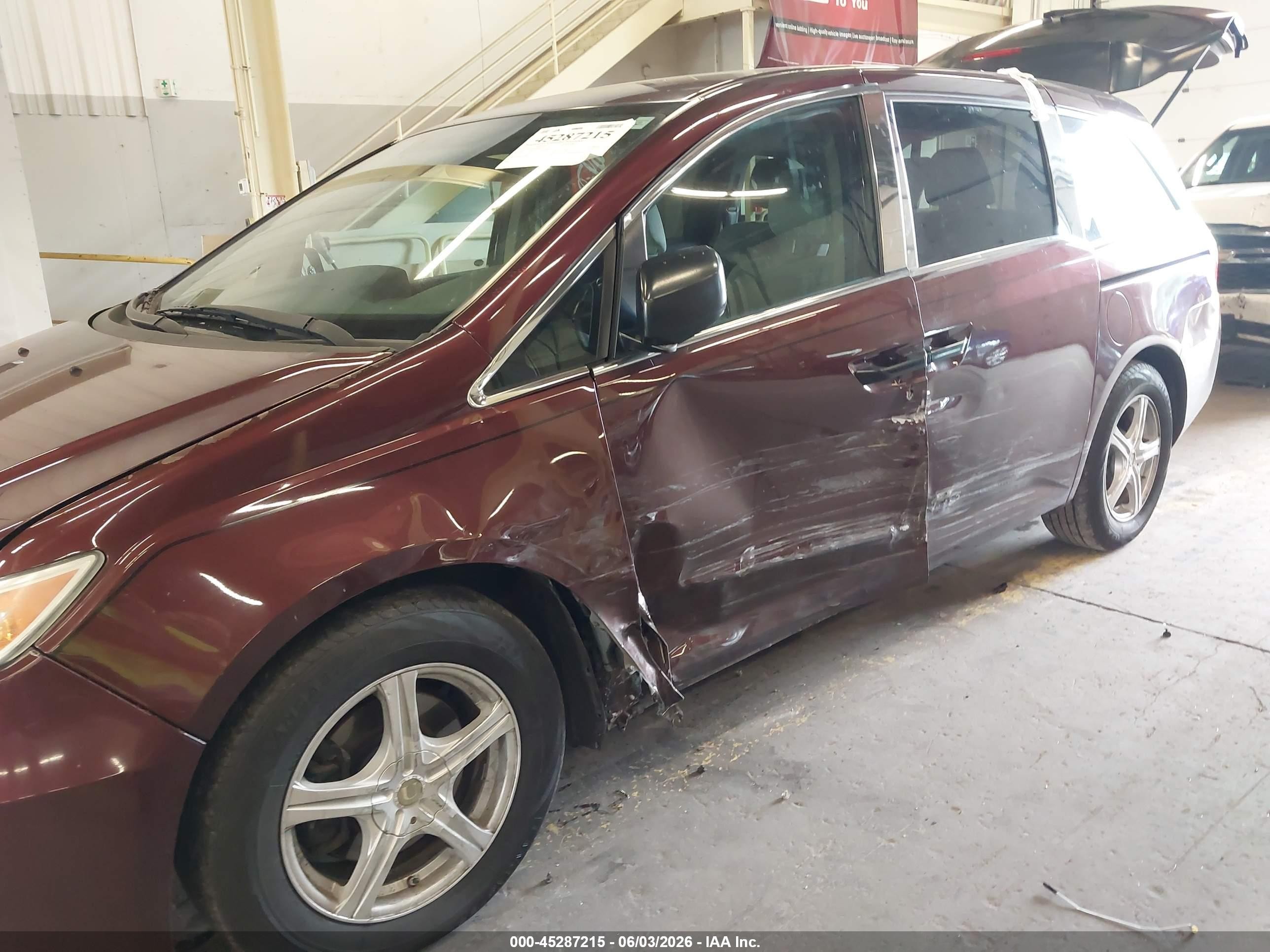 2013 Honda Odyssey Lx Maroon vin: 5FNRL5H25DB038574