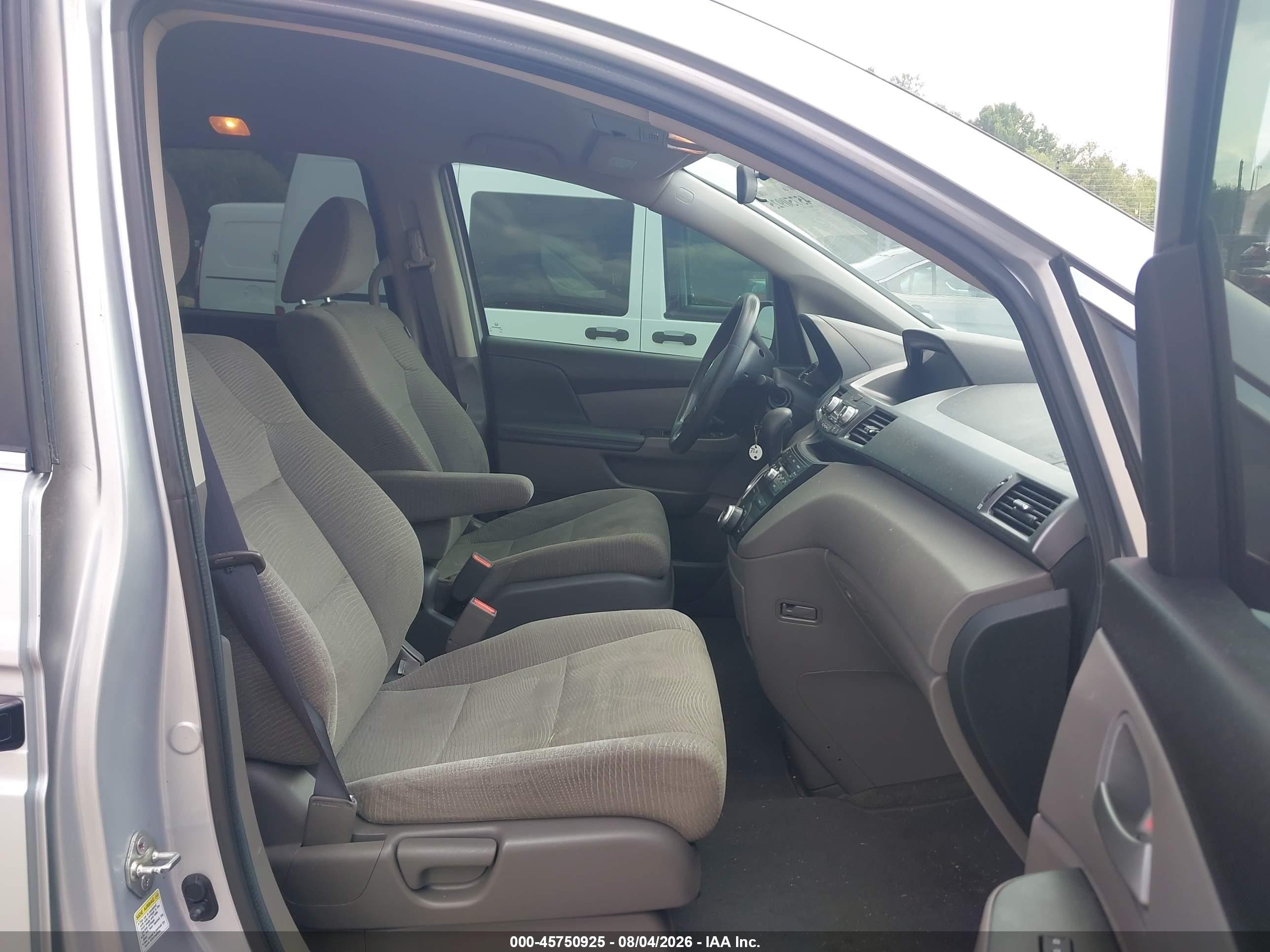 2013 Honda Odyssey Lx Silver vin: 5FNRL5H25DB062499