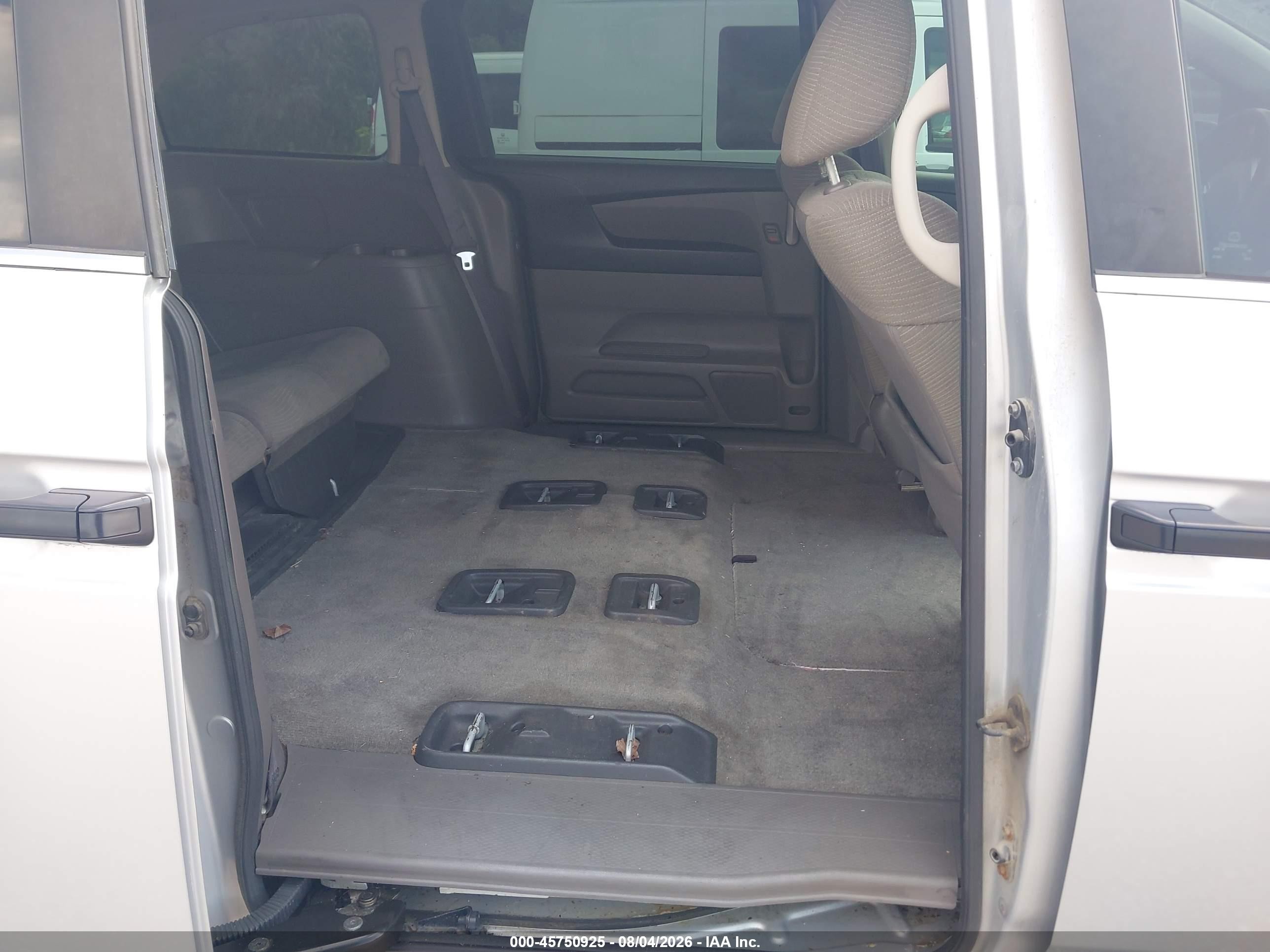 2013 Honda Odyssey Lx Silver vin: 5FNRL5H25DB062499