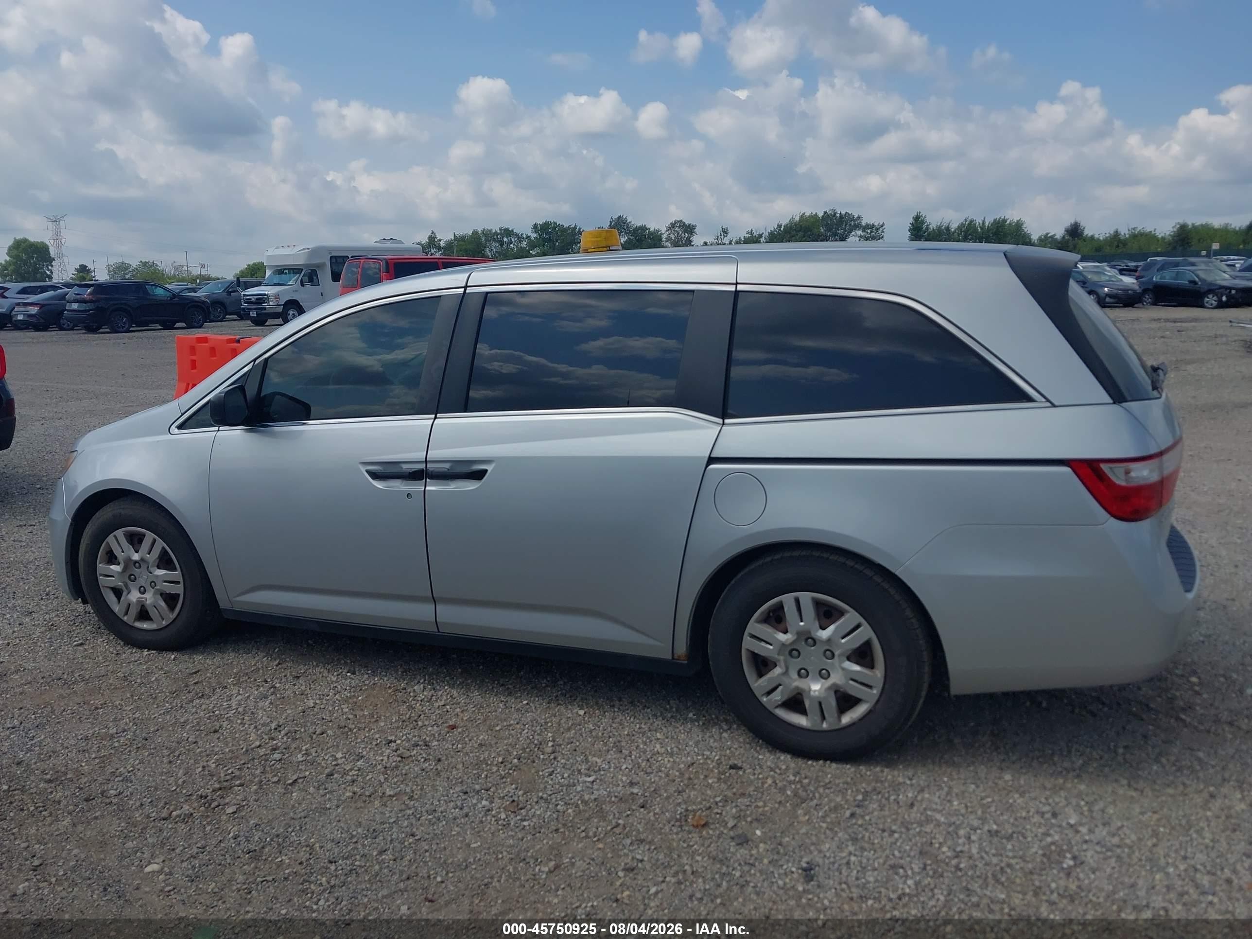 2013 Honda Odyssey Lx Silver vin: 5FNRL5H25DB062499