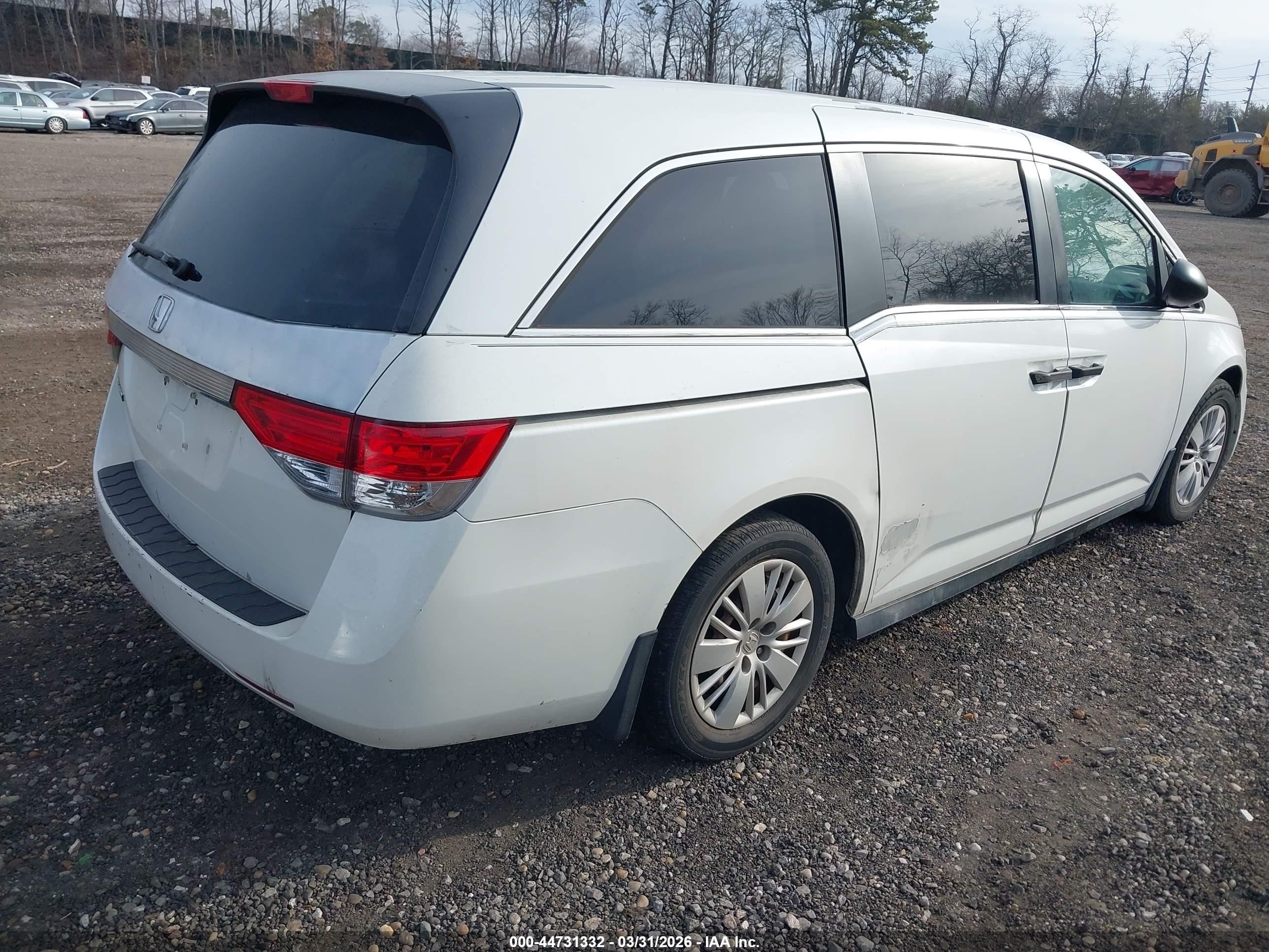 2014 Honda Odyssey Lx White vin: 5FNRL5H25EB070037