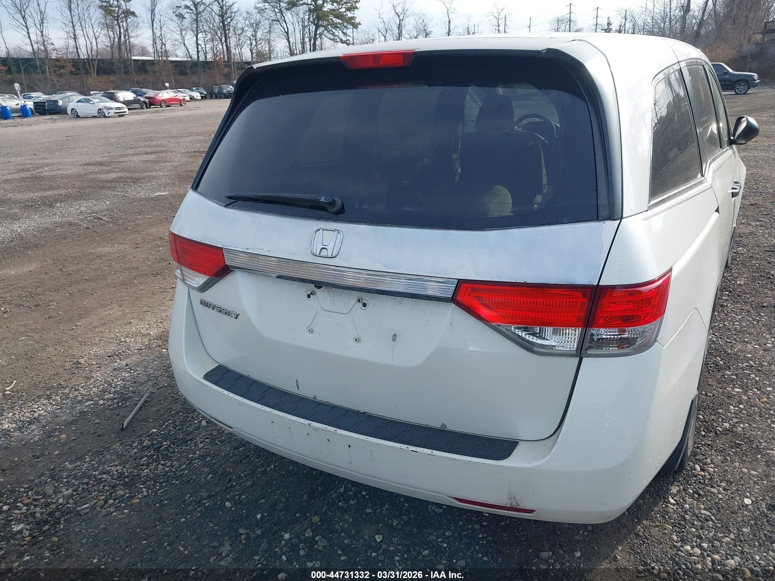 2014 Honda Odyssey Lx White vin: 5FNRL5H25EB070037