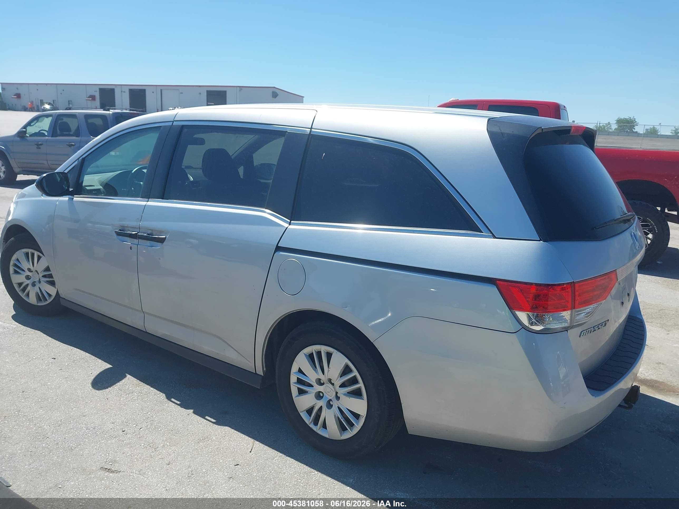 2015 Honda Odyssey Lx Silver vin: 5FNRL5H25FB051117