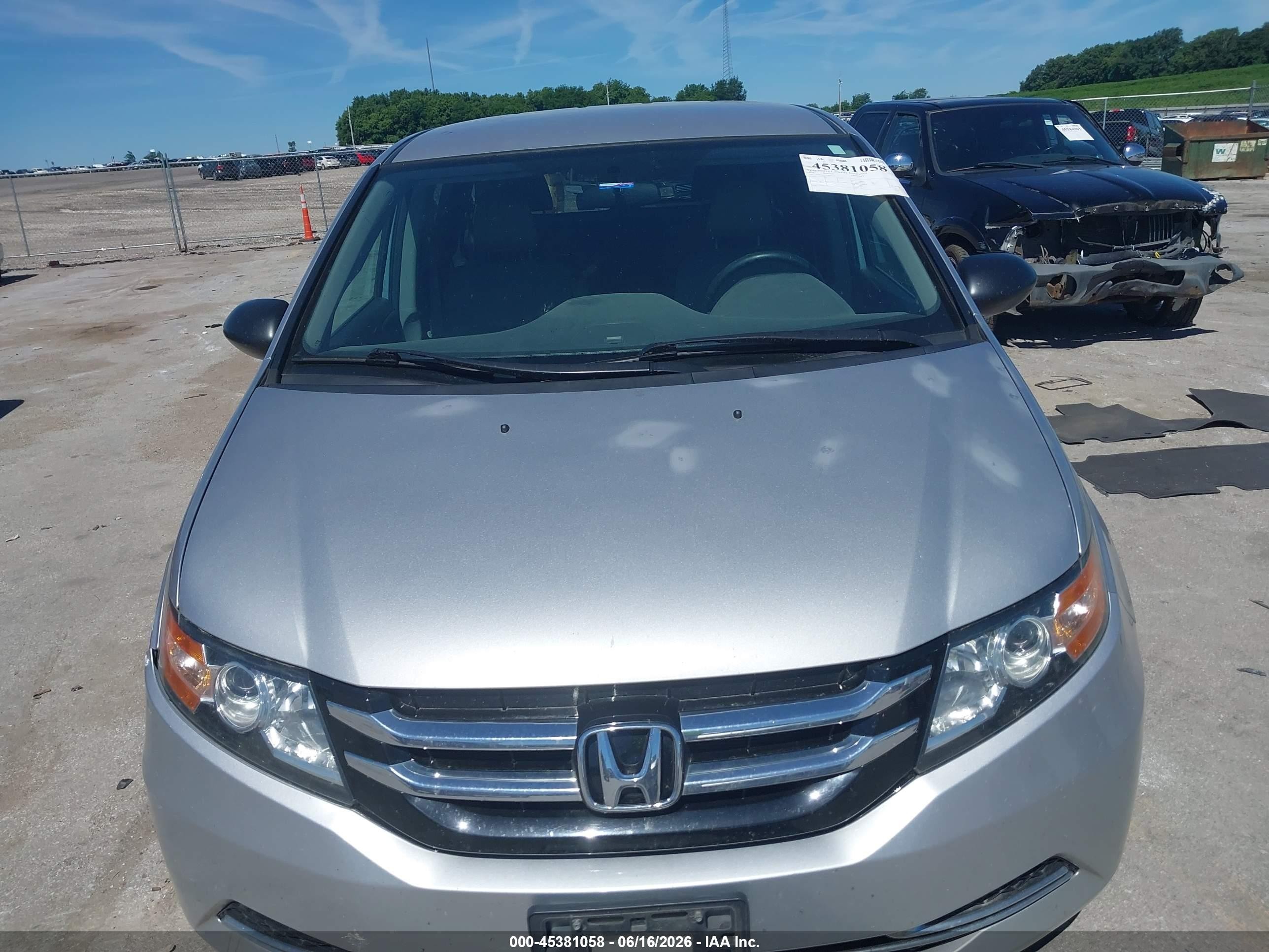 2015 Honda Odyssey Lx Silver vin: 5FNRL5H25FB051117