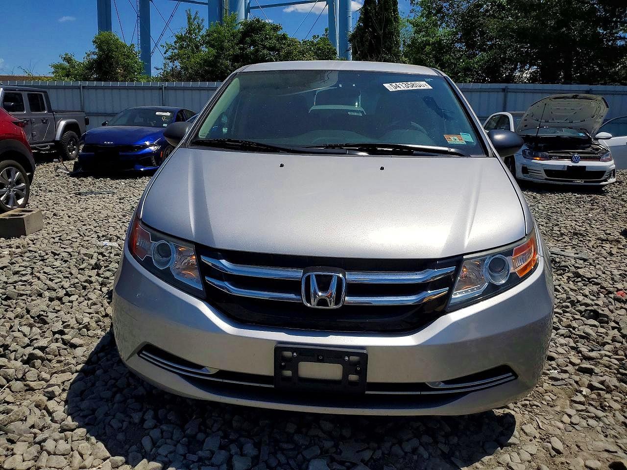 2015 Honda Odyssey Lx Silver vin: 5FNRL5H25FB084988