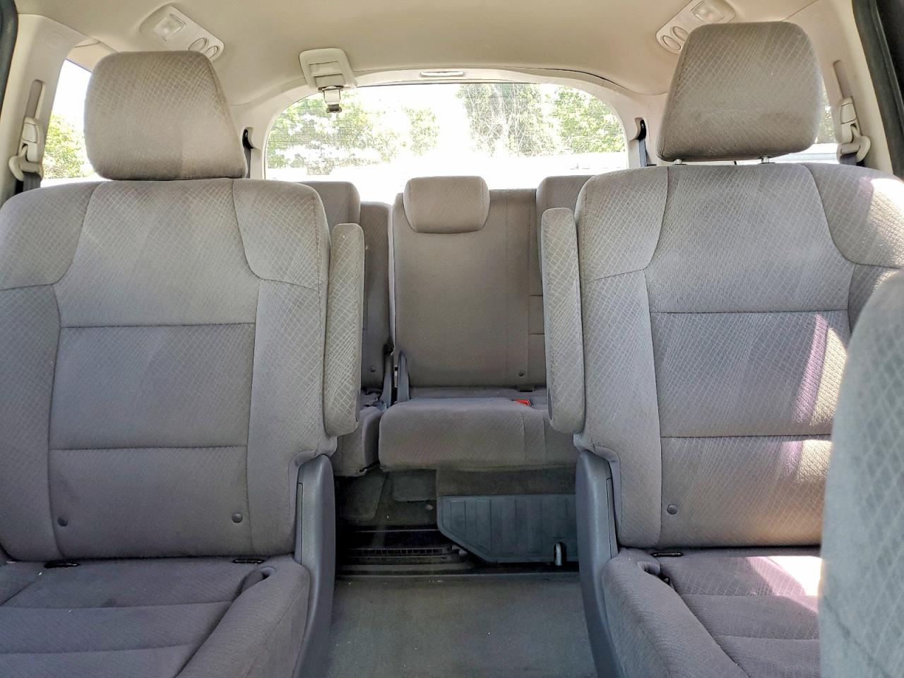 2015 Honda Odyssey Lx Silver vin: 5FNRL5H25FB084988