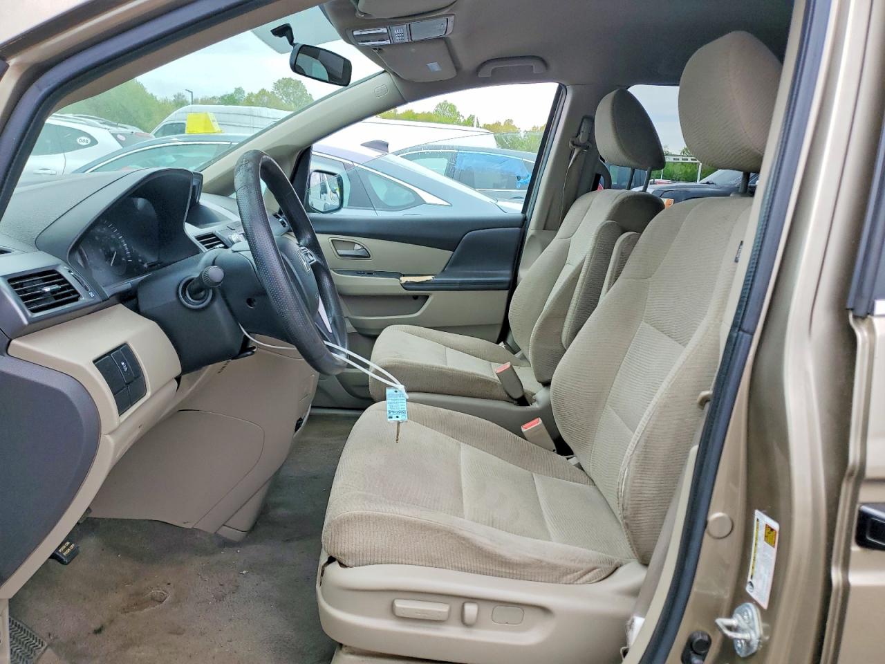 2011 Honda Odyssey Lx Tan vin: 5FNRL5H26BB040475
