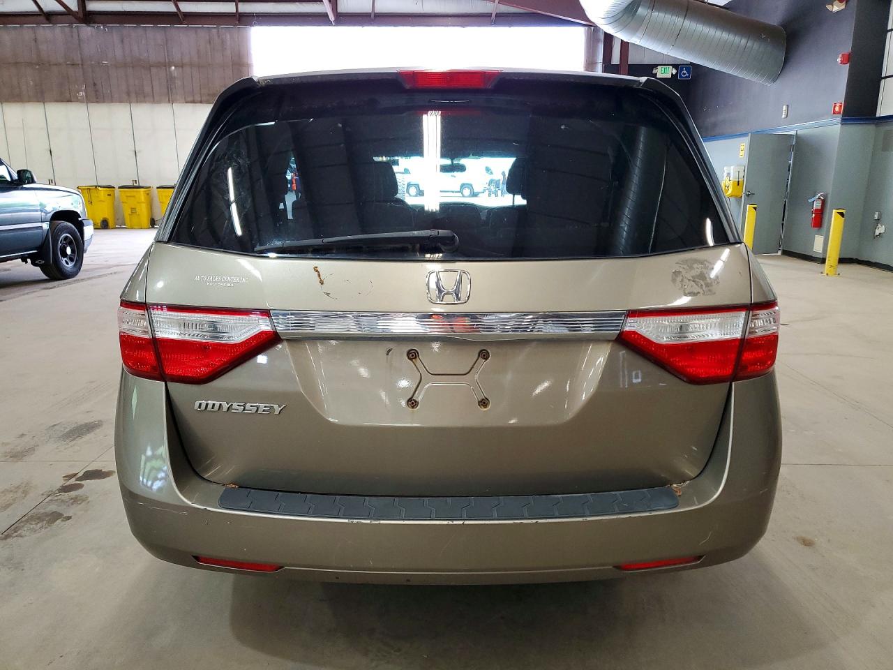 2011 Honda Odyssey Lx Tan vin: 5FNRL5H26BB040475