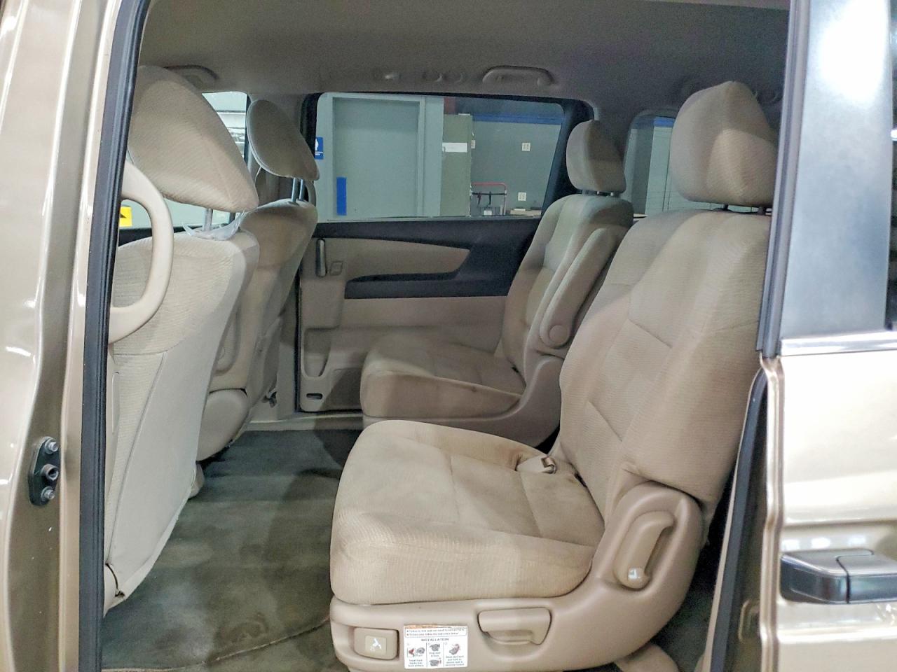 2011 Honda Odyssey Lx Tan vin: 5FNRL5H26BB040475