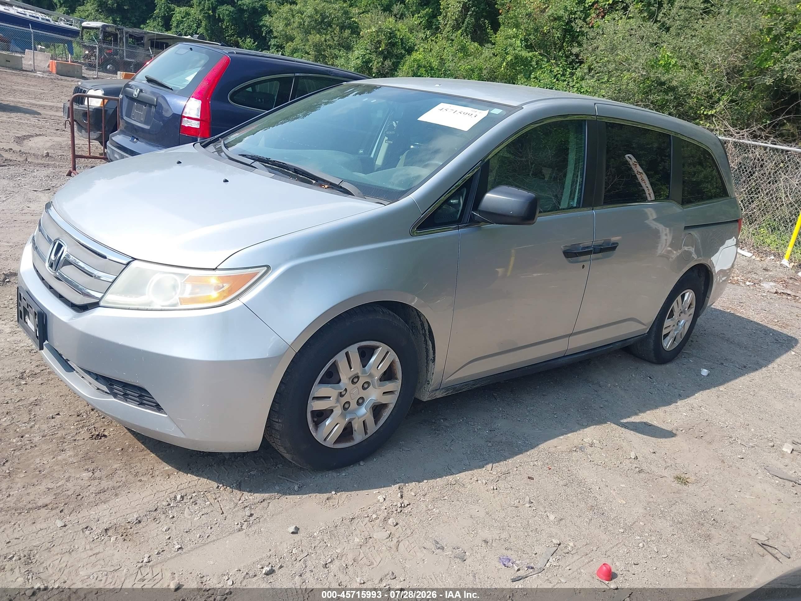 2011 Honda Odyssey Lx Silver vin: 5FNRL5H26BB083441