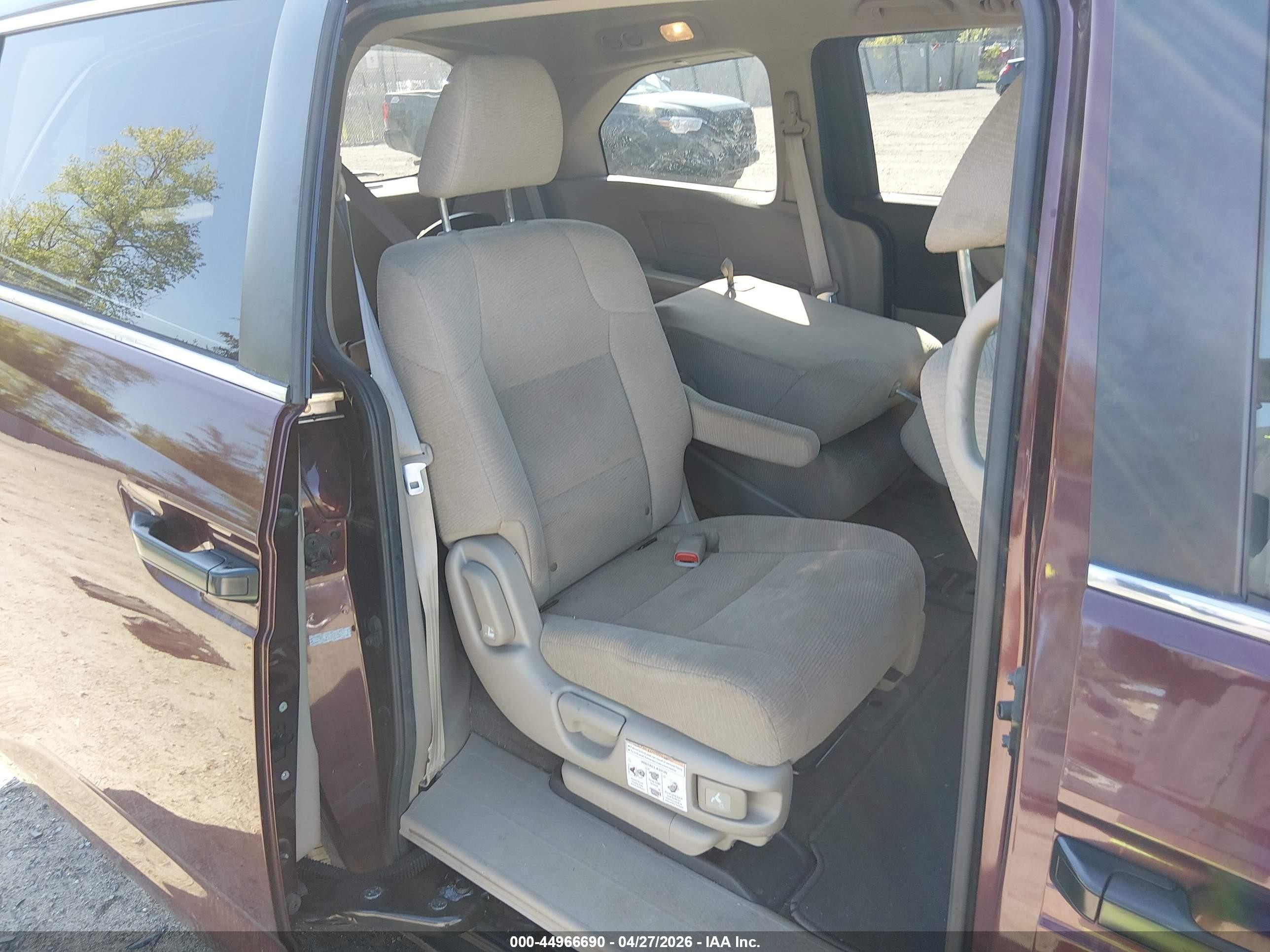 2012 Honda Odyssey Lx Maroon vin: 5FNRL5H26CB042745