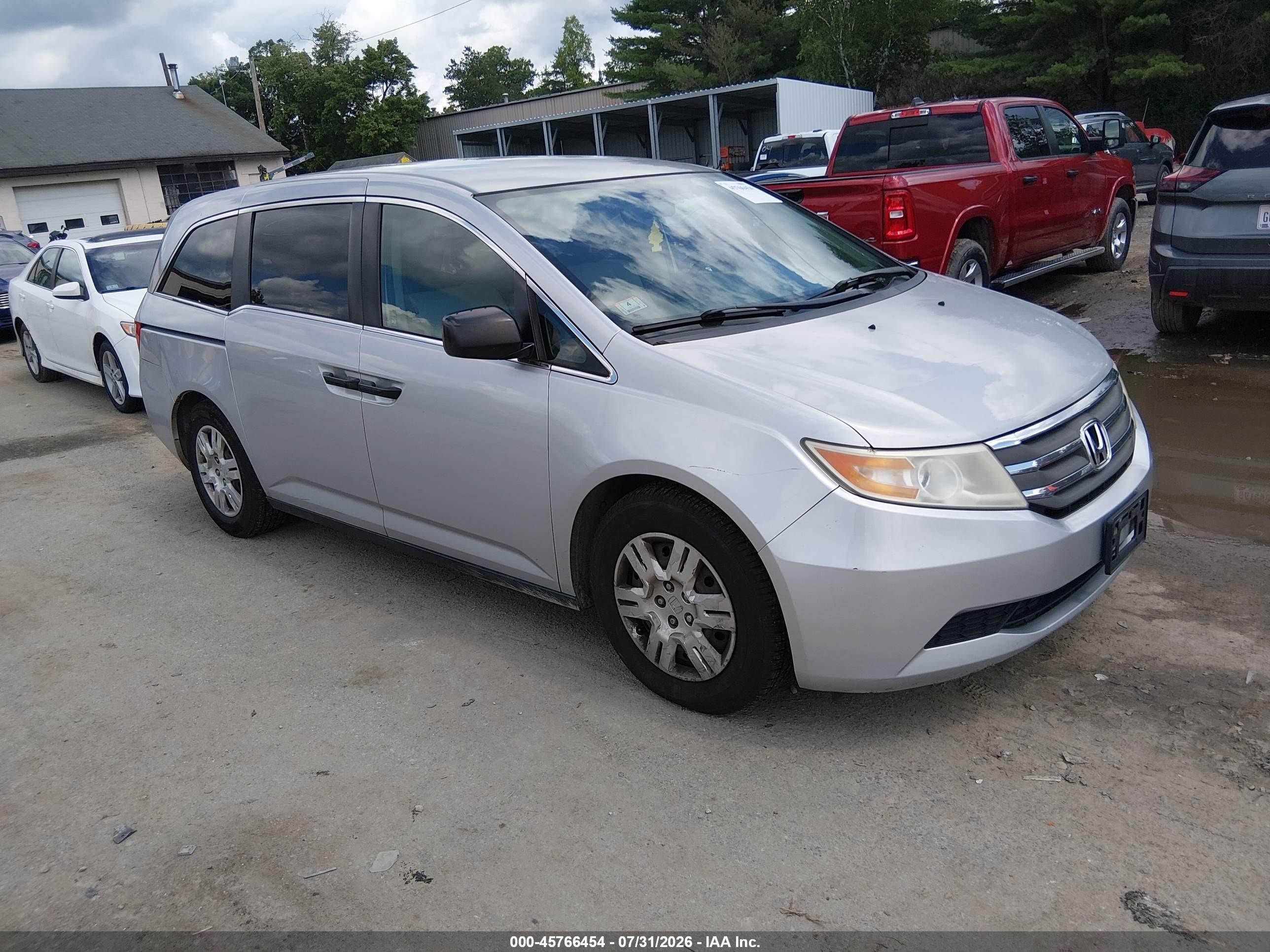 2012 Honda Odyssey Lx Silver vin: 5FNRL5H26CB103382