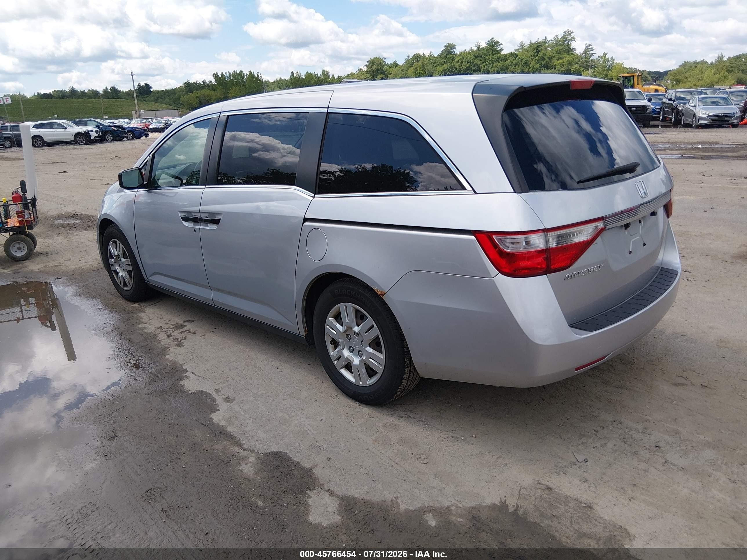 2012 Honda Odyssey Lx Silver vin: 5FNRL5H26CB103382