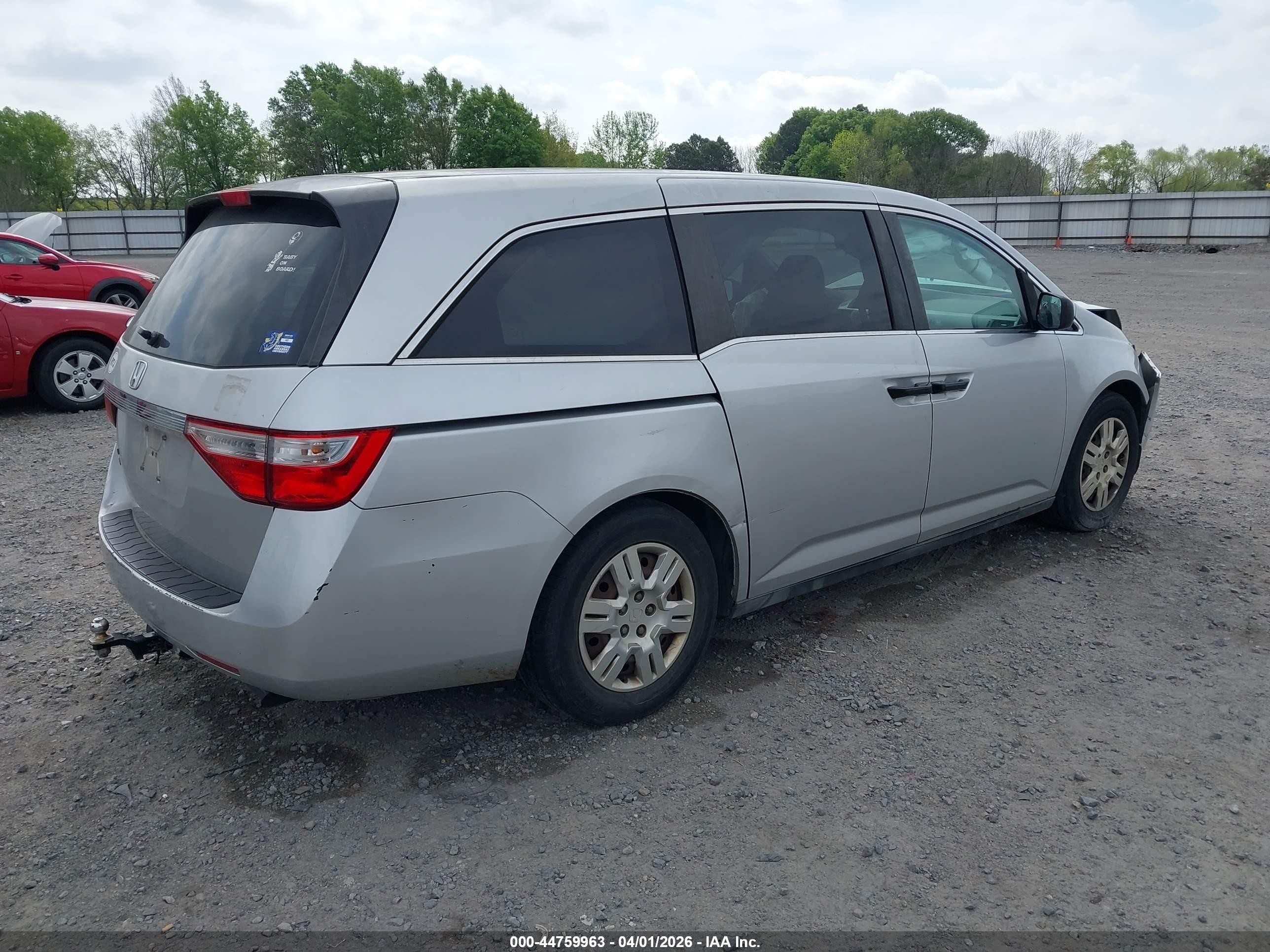 2012 Honda Odyssey Lx Silver vin: 5FNRL5H26CB103401