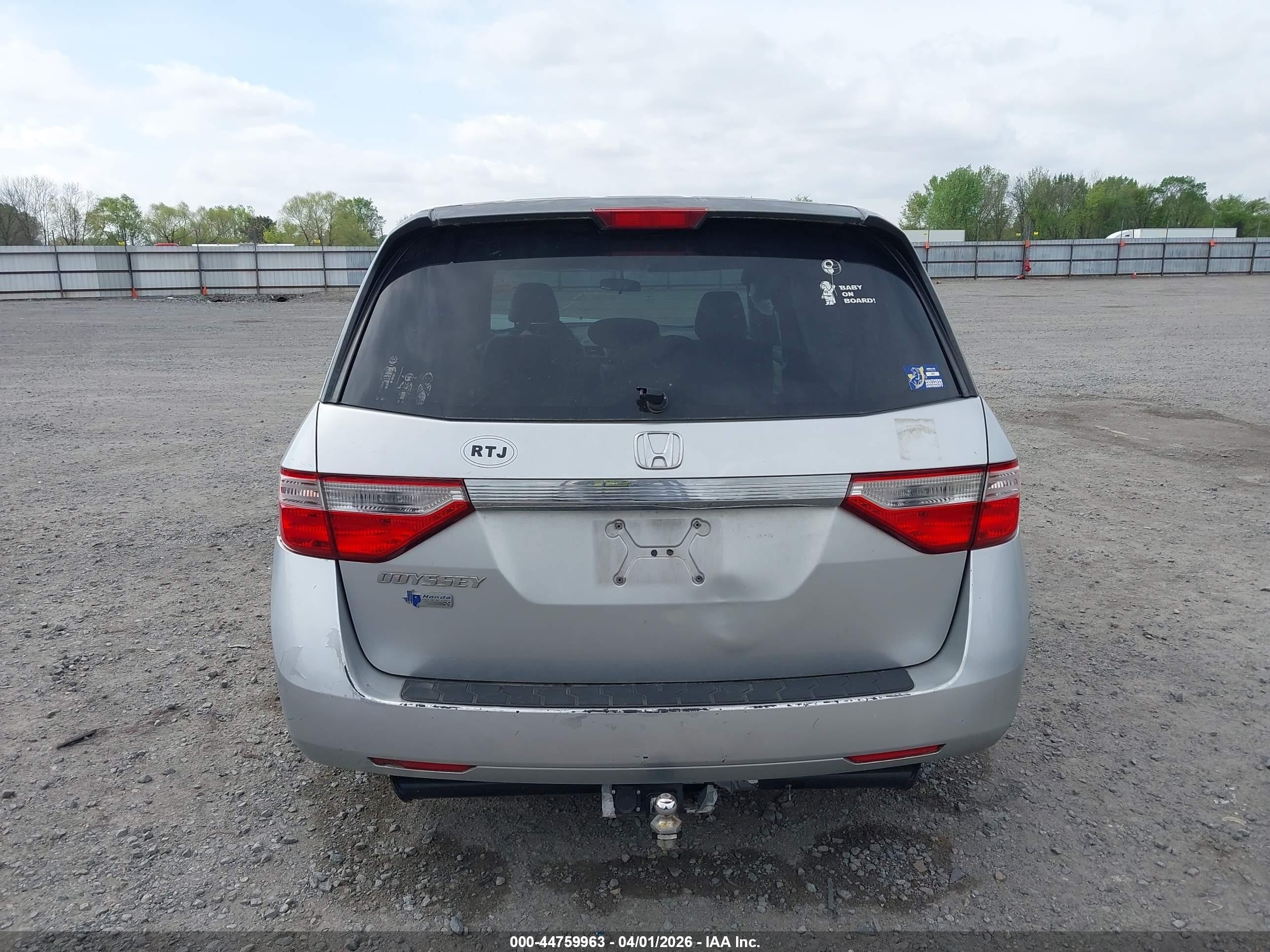 2012 Honda Odyssey Lx Silver vin: 5FNRL5H26CB103401