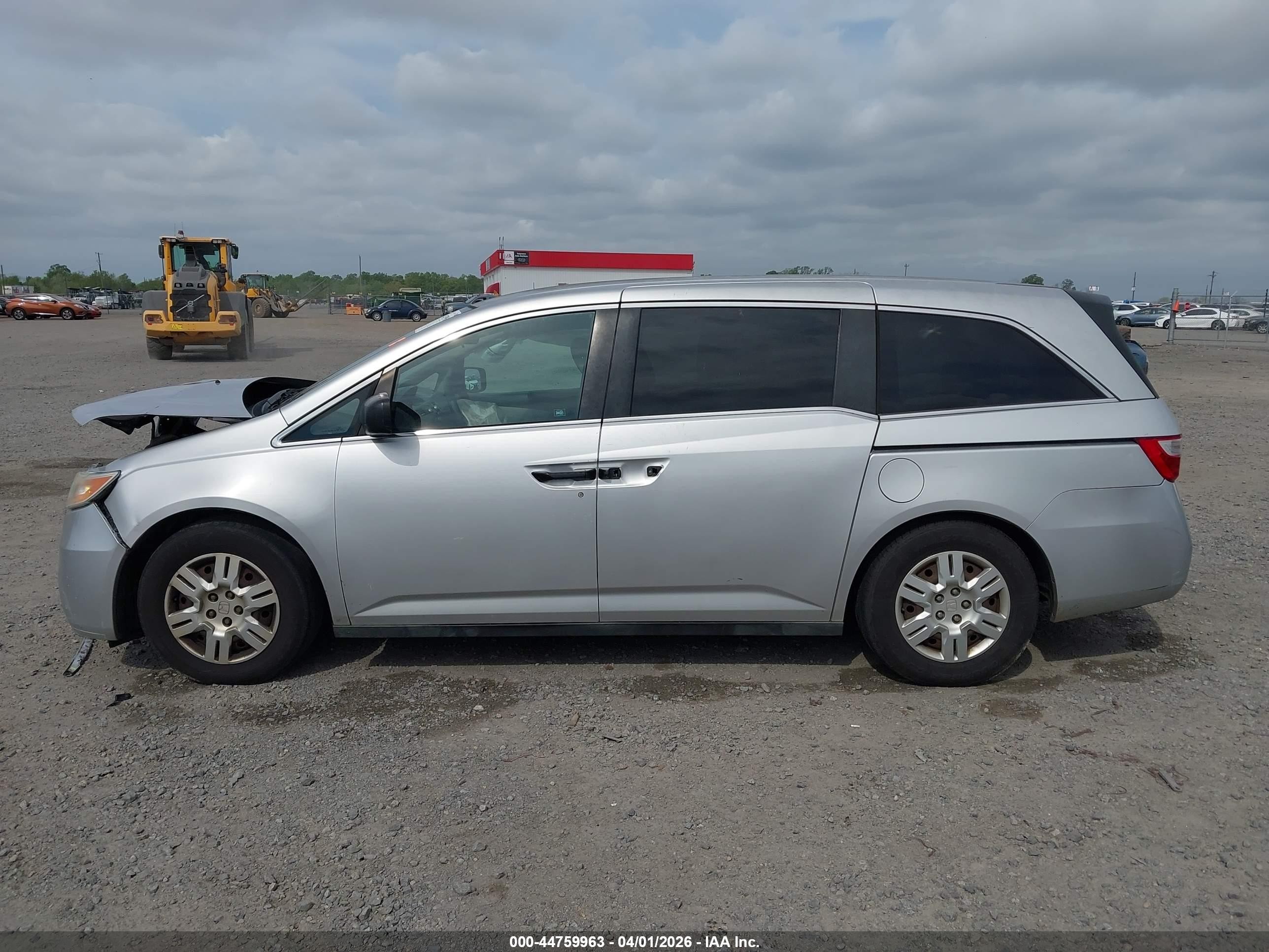 2012 Honda Odyssey Lx Silver vin: 5FNRL5H26CB103401