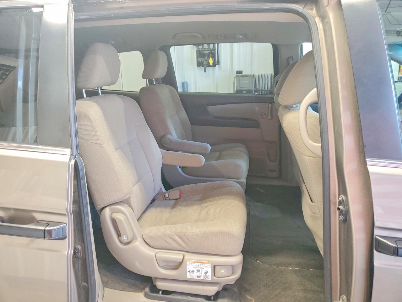2012 Honda Odyssey Lx Tan vin: 5FNRL5H26CB144949
