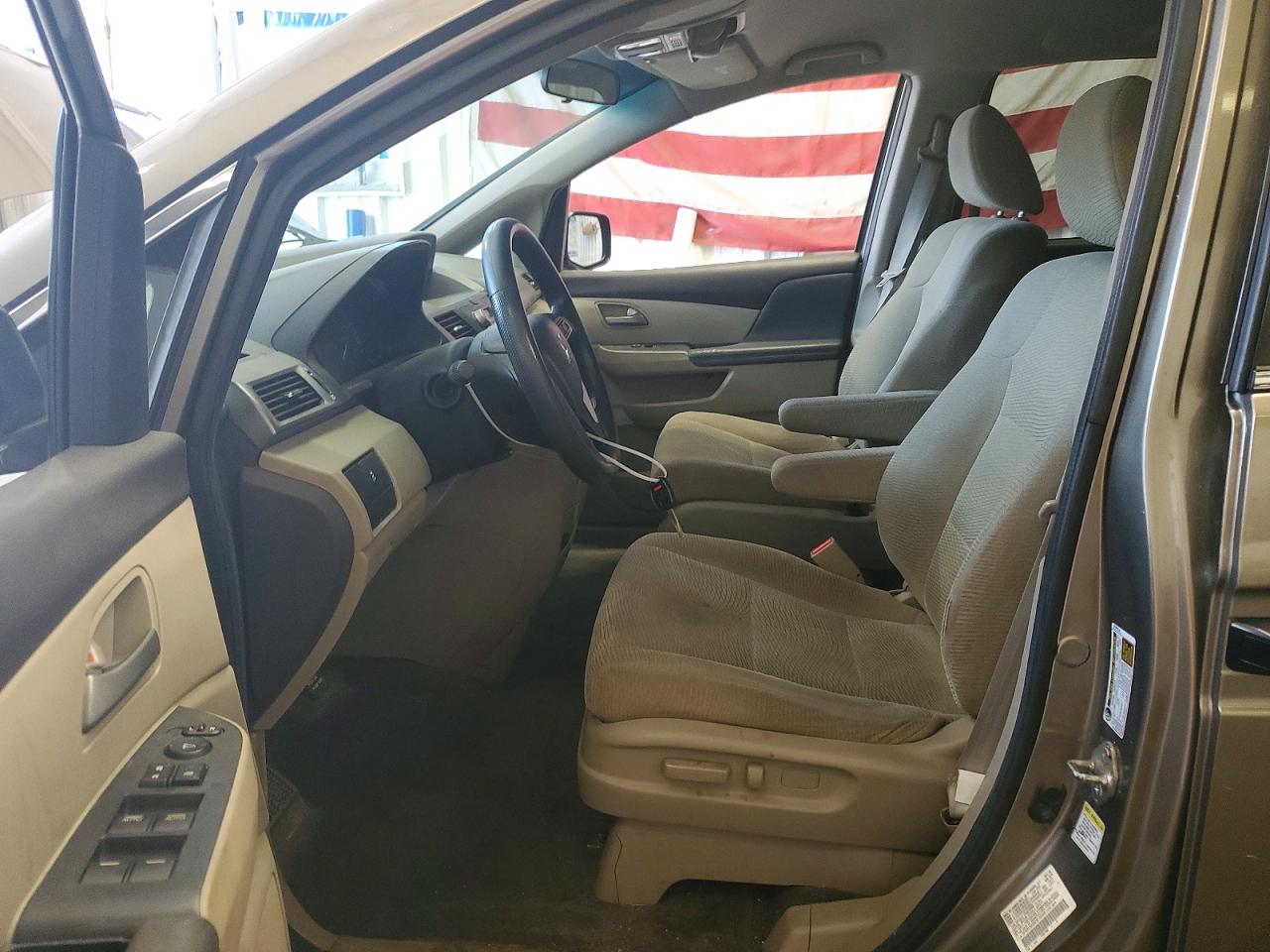 2012 Honda Odyssey Lx Tan vin: 5FNRL5H26CB144949