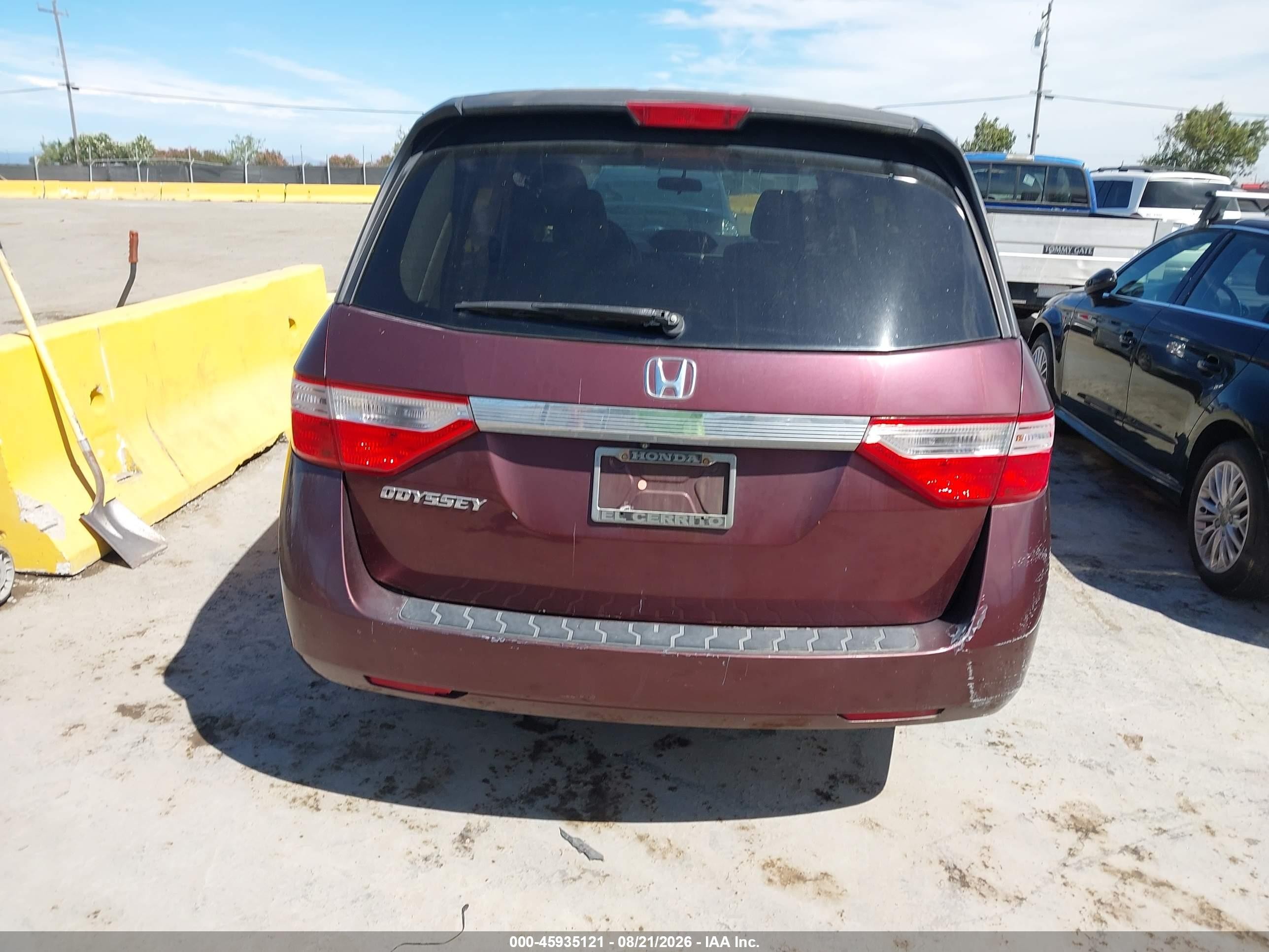 2013 Honda Odyssey Lx Maroon vin: 5FNRL5H26DB041273