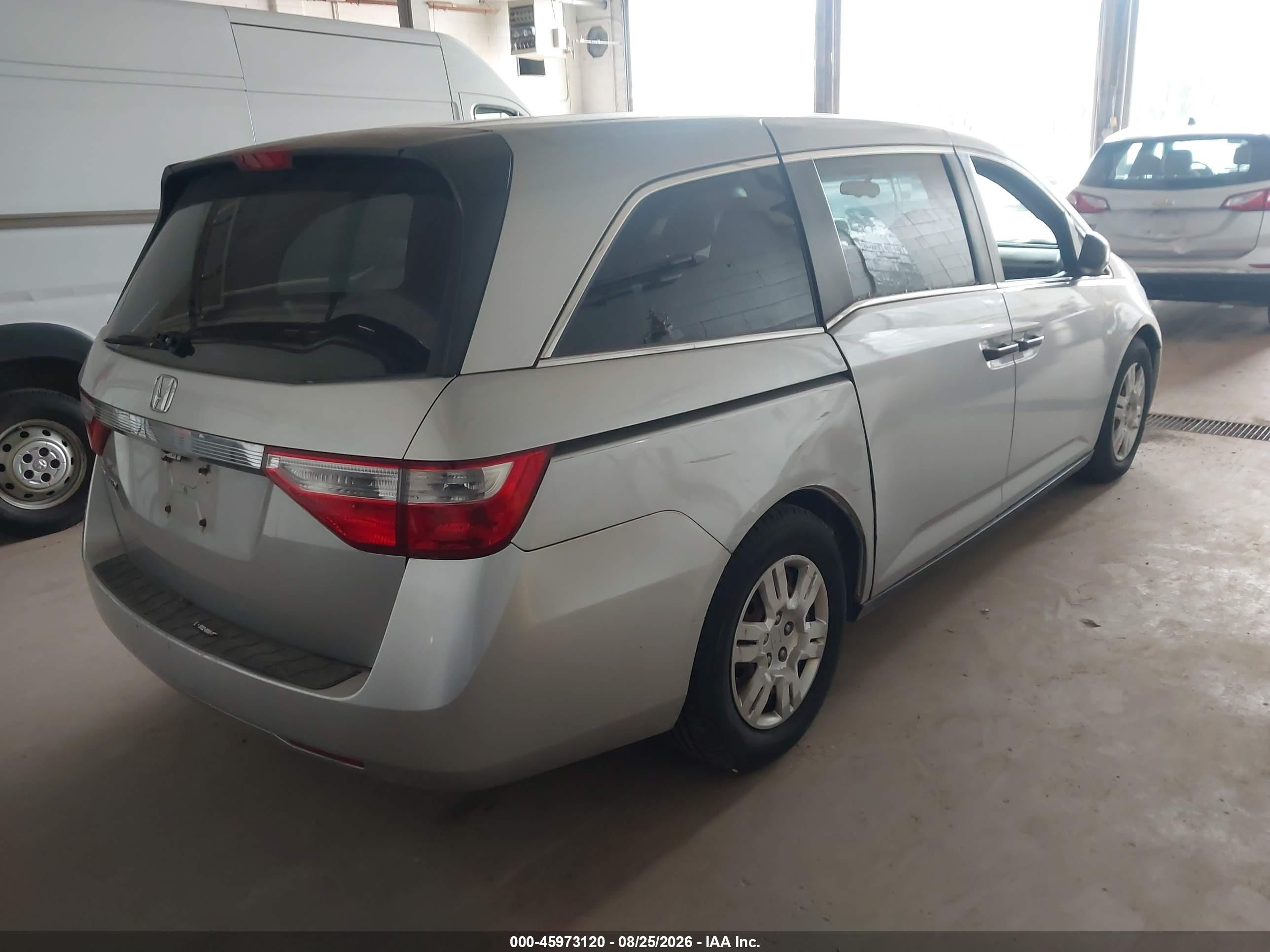 2013 Honda Odyssey Lx Серебряный vin: 5FNRL5H26DB055660