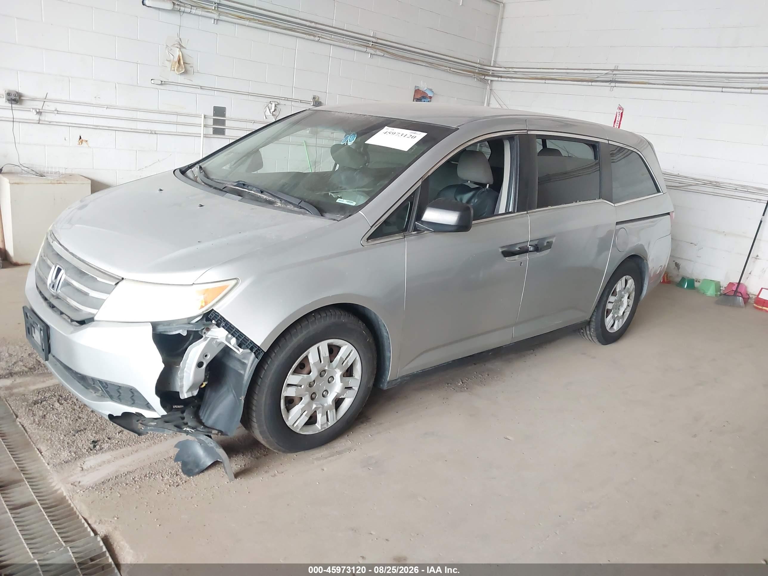 2013 Honda Odyssey Lx Серебряный vin: 5FNRL5H26DB055660