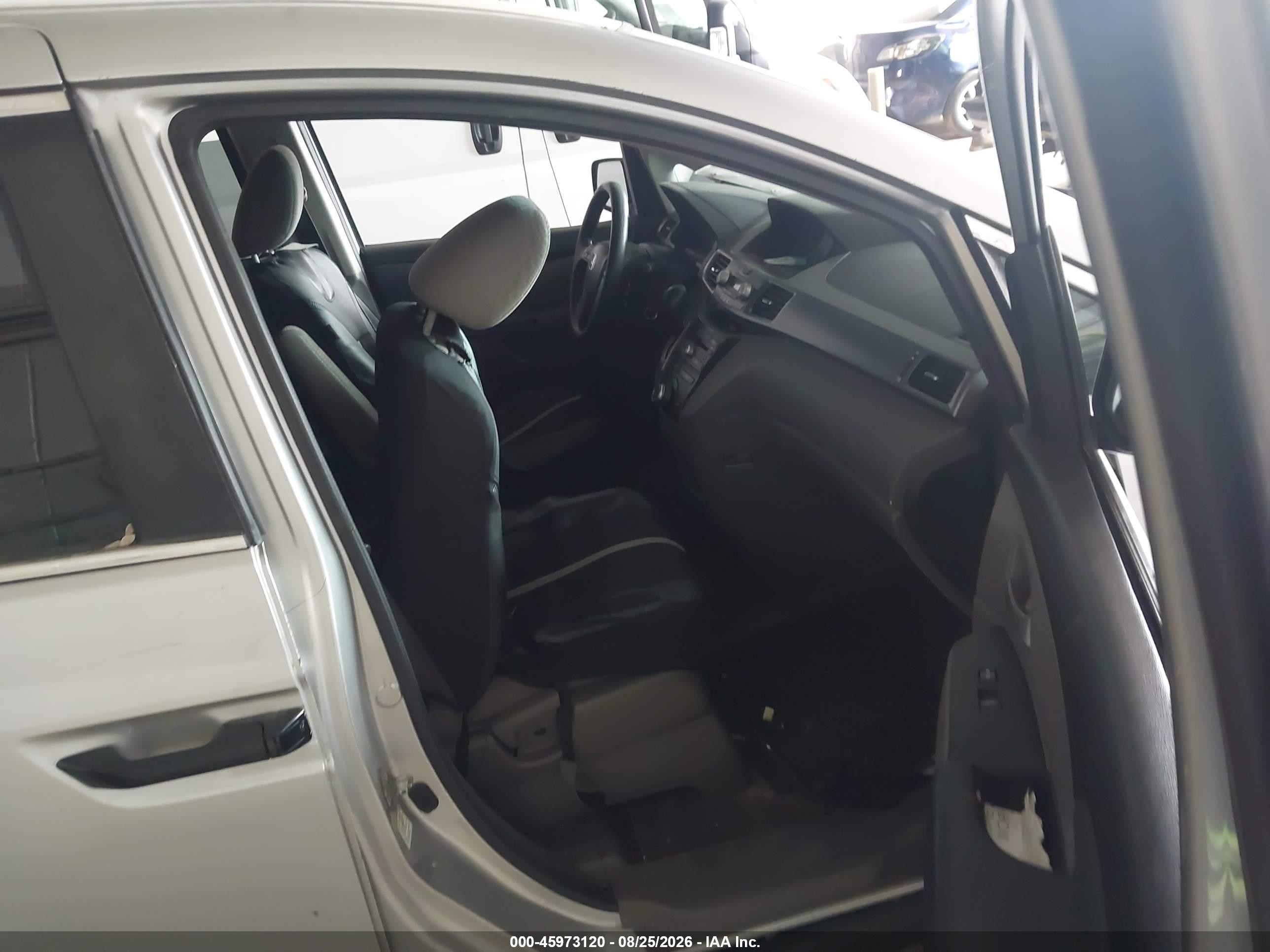 2013 Honda Odyssey Lx Серебряный vin: 5FNRL5H26DB055660