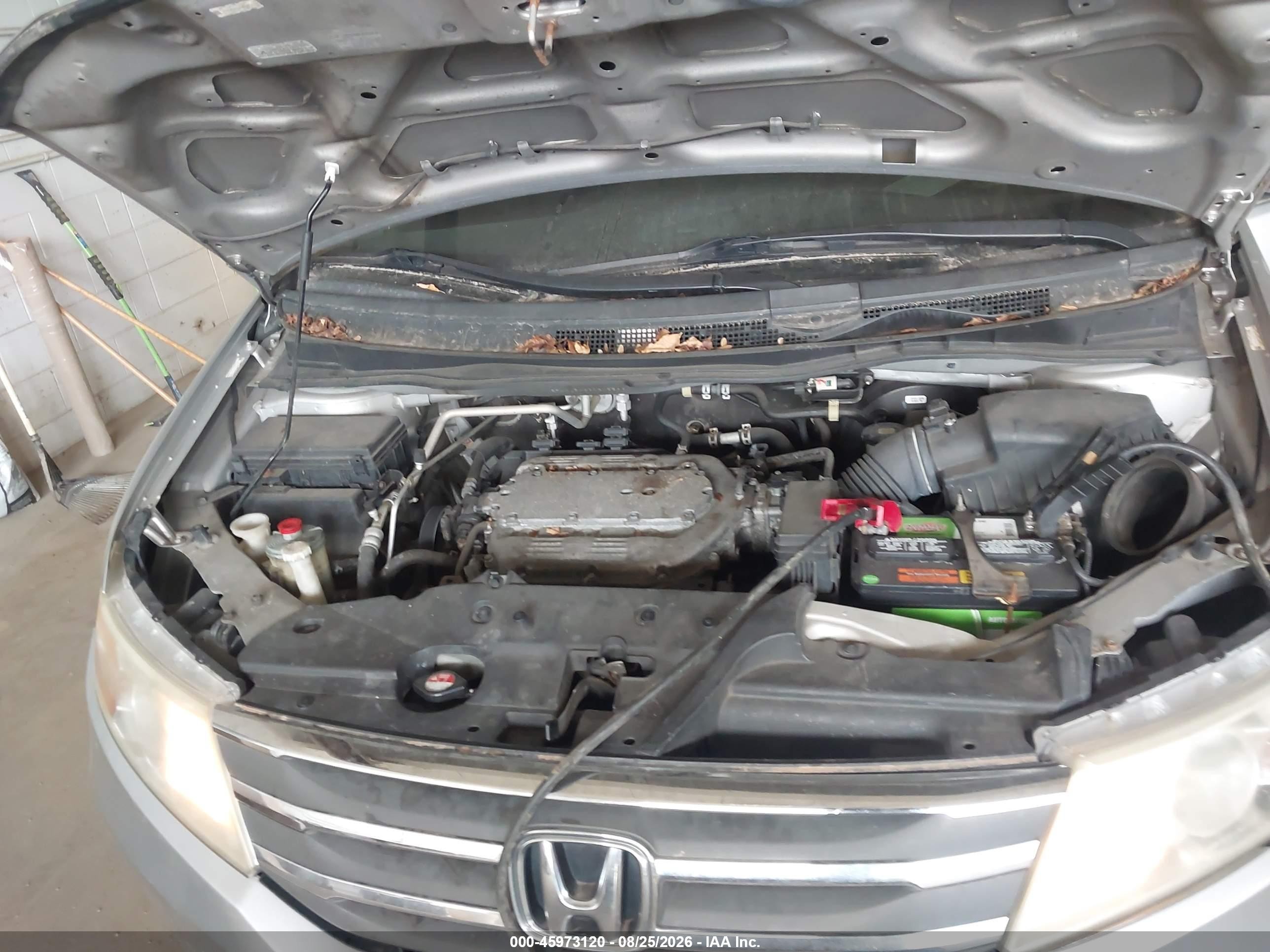 2013 Honda Odyssey Lx Серебряный vin: 5FNRL5H26DB055660