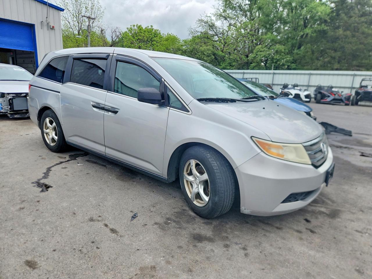 2013 Honda Odyssey Lx Silver vin: 5FNRL5H26DB062821