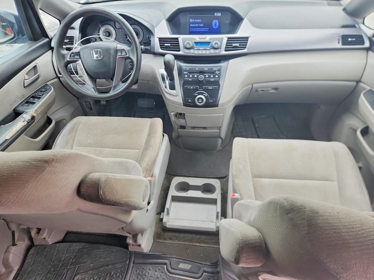 2013 Honda Odyssey Lx Silver vin: 5FNRL5H26DB062821