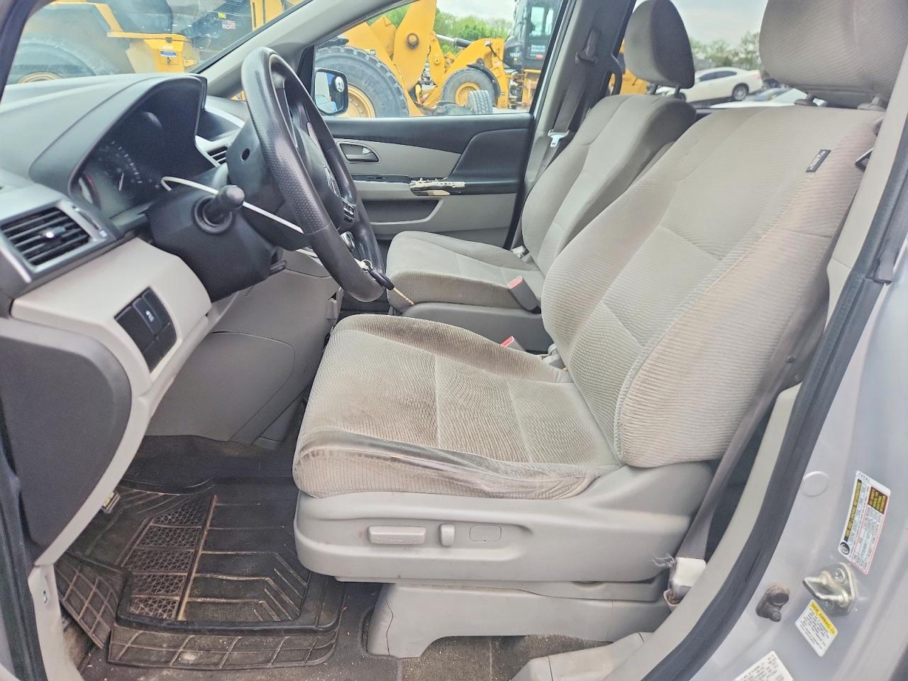 2013 Honda Odyssey Lx Silver vin: 5FNRL5H26DB062821