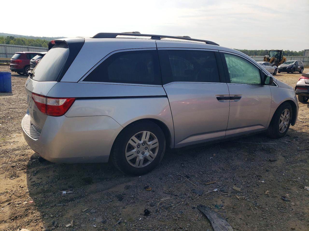 2013 Honda Odyssey Lx Silver vin: 5FNRL5H26DB084284