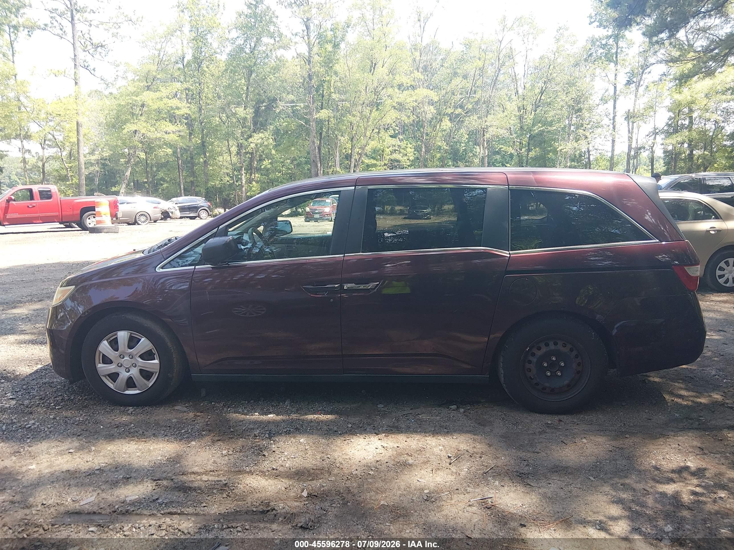 2013 Honda Odyssey Lx Темно-бордовый vin: 5FNRL5H26DB088853