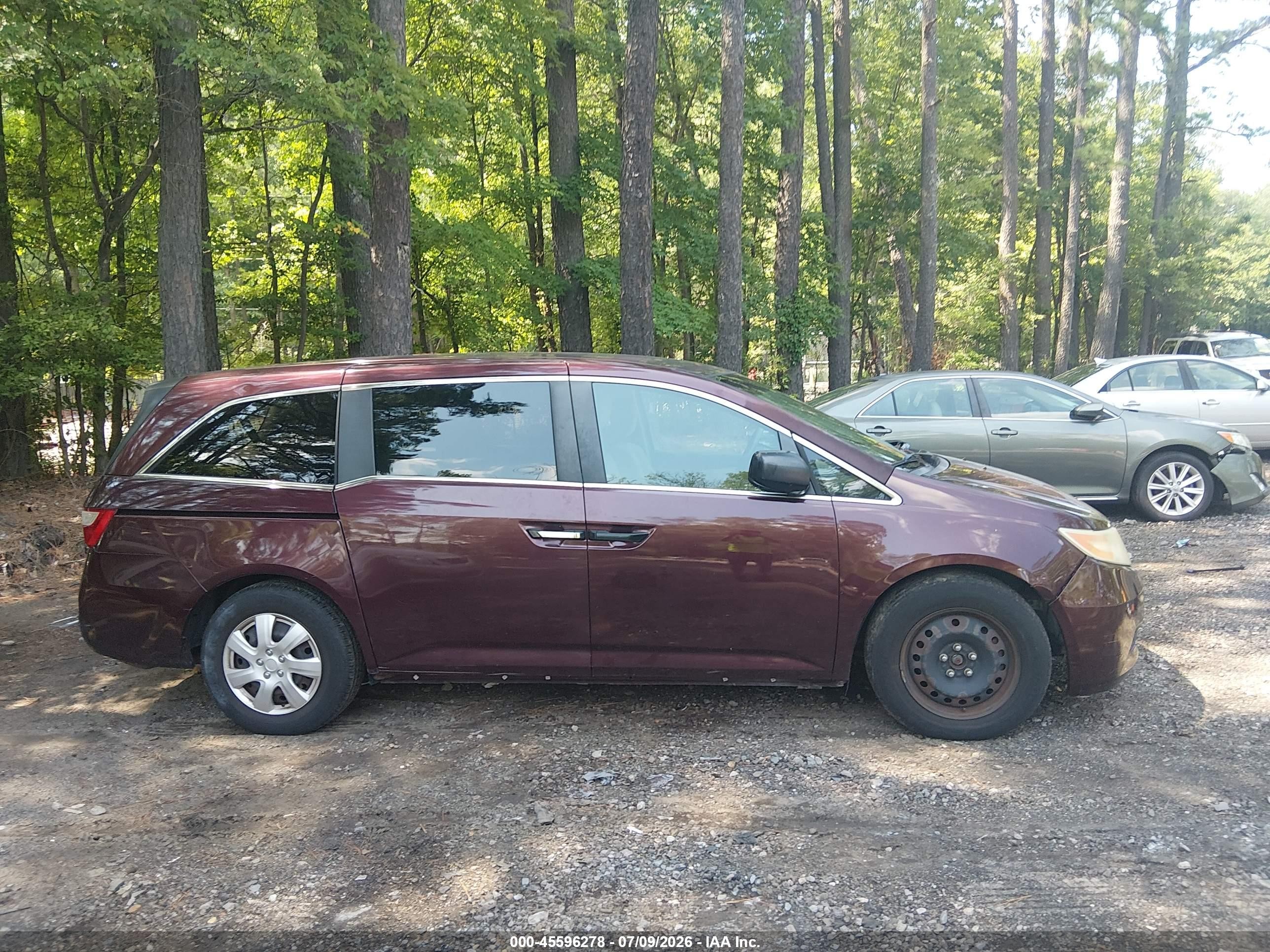 2013 Honda Odyssey Lx Темно-бордовый vin: 5FNRL5H26DB088853