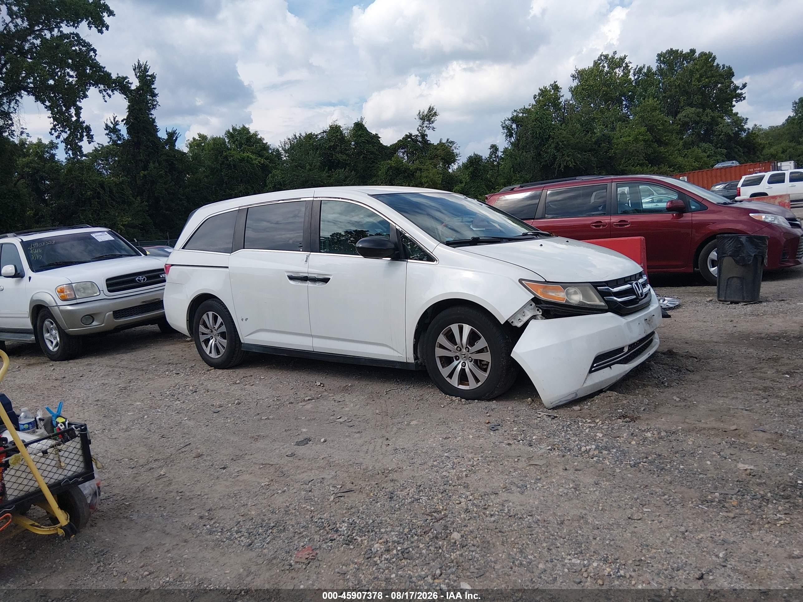 2014 Honda Odyssey Lx White vin: 5FNRL5H26EB044336