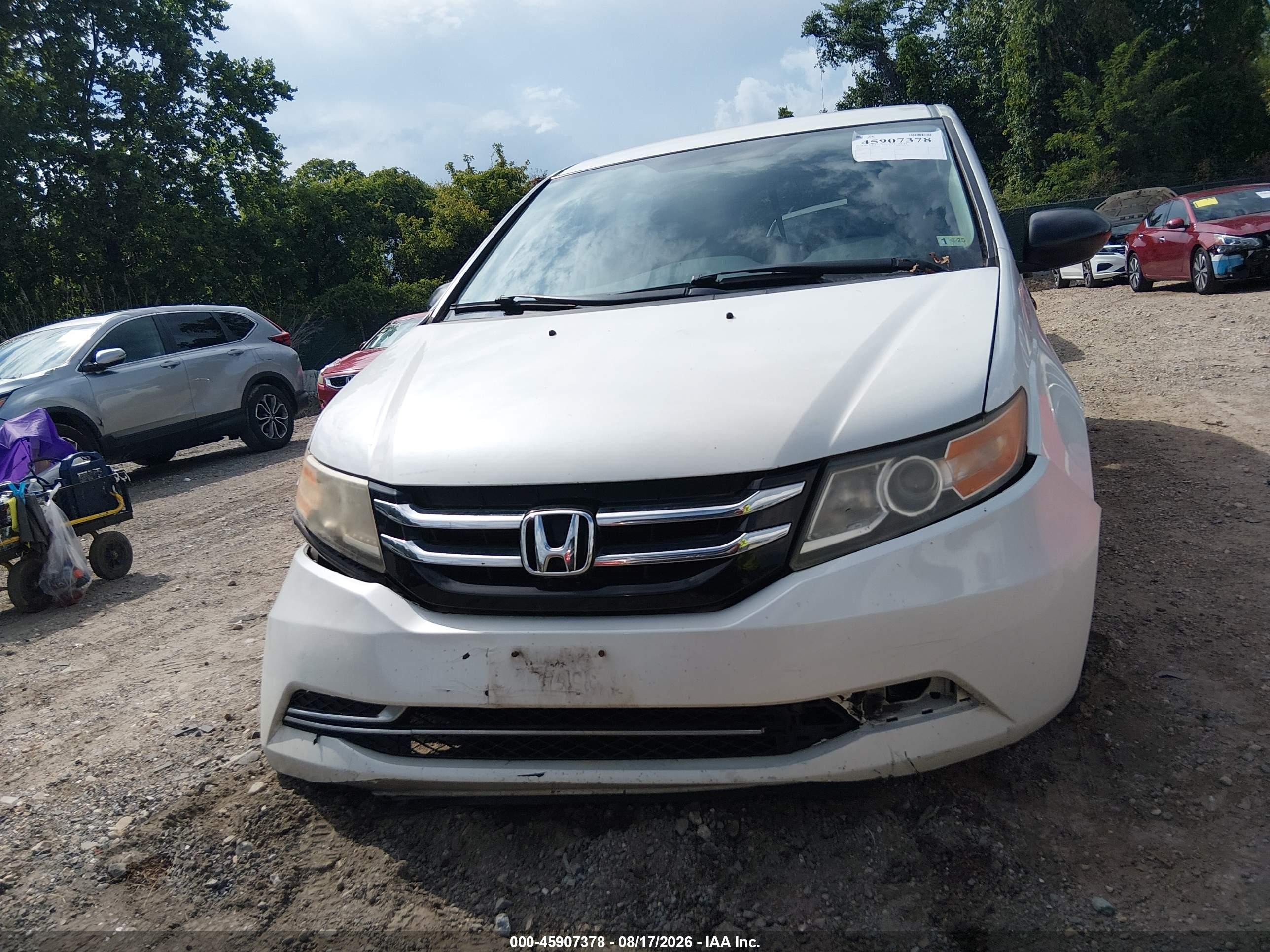2014 Honda Odyssey Lx White vin: 5FNRL5H26EB044336